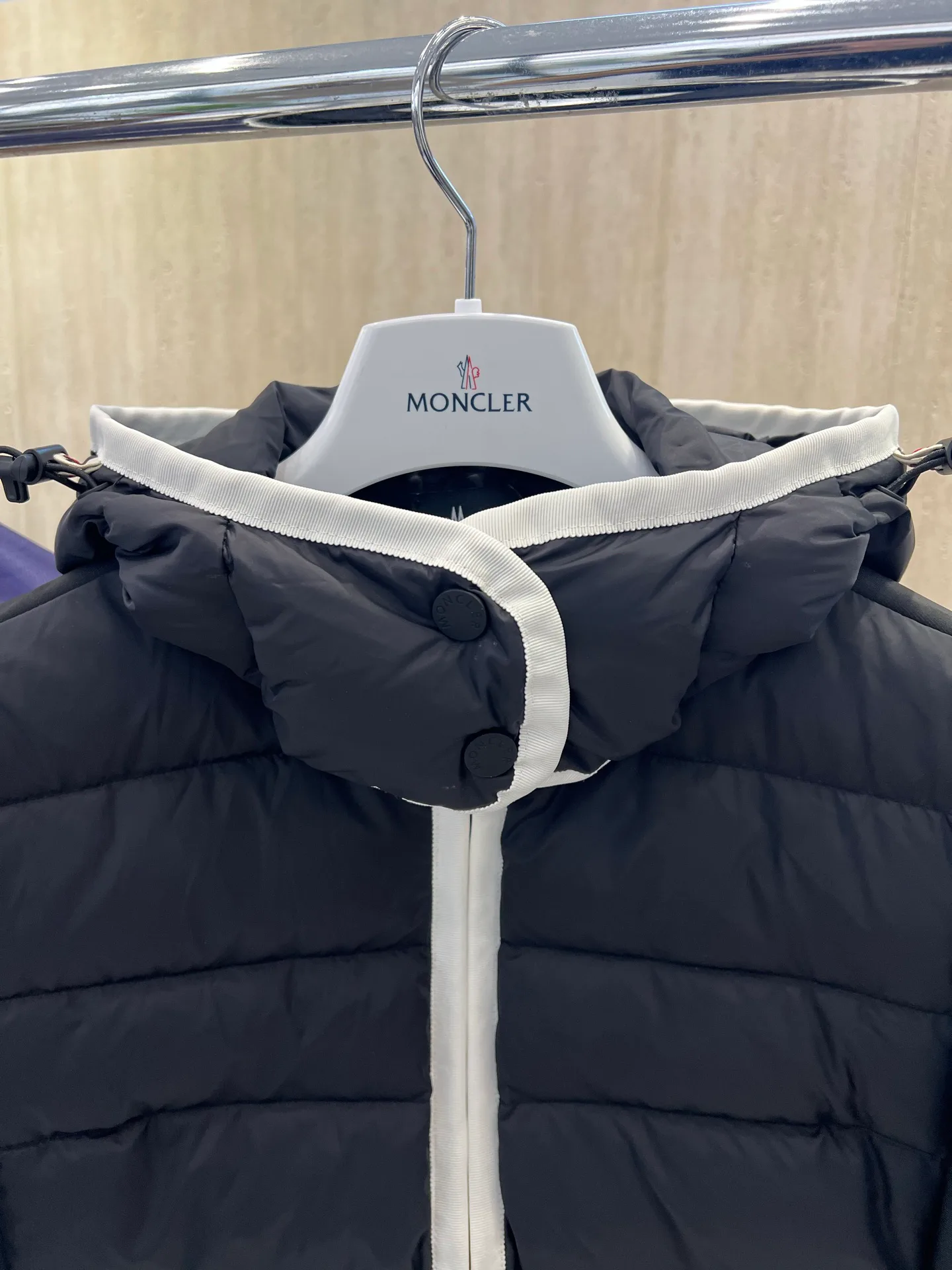 Men's Jackets And Down Jackets MONCLER 18434541