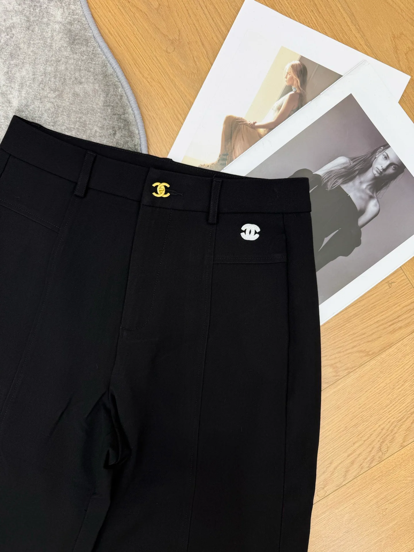Women's Trousers CHANEL 18348252