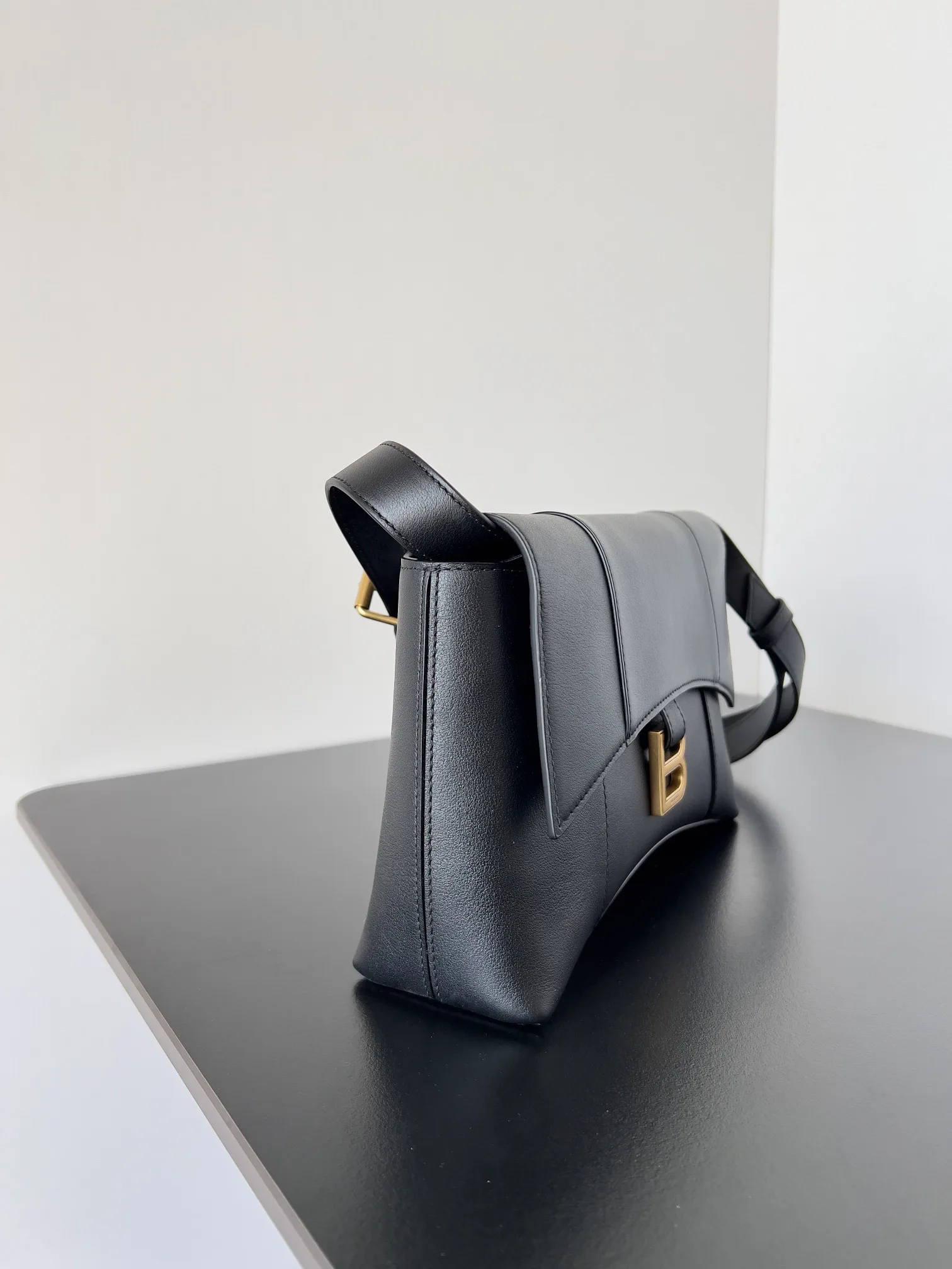 Классические Сумки Женские Balenciaga 18619536