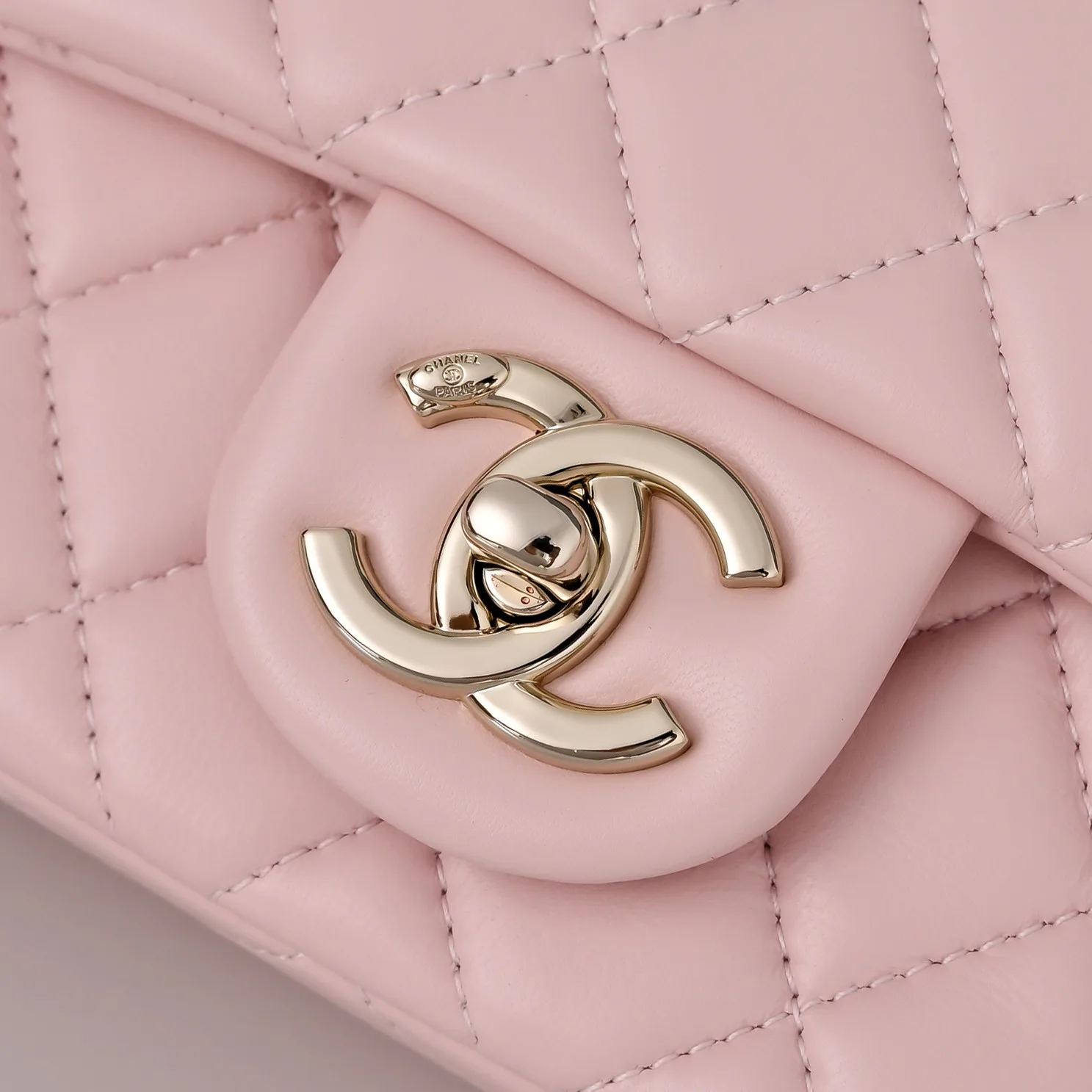 Women's Classic Handbags CHANEL 18207681