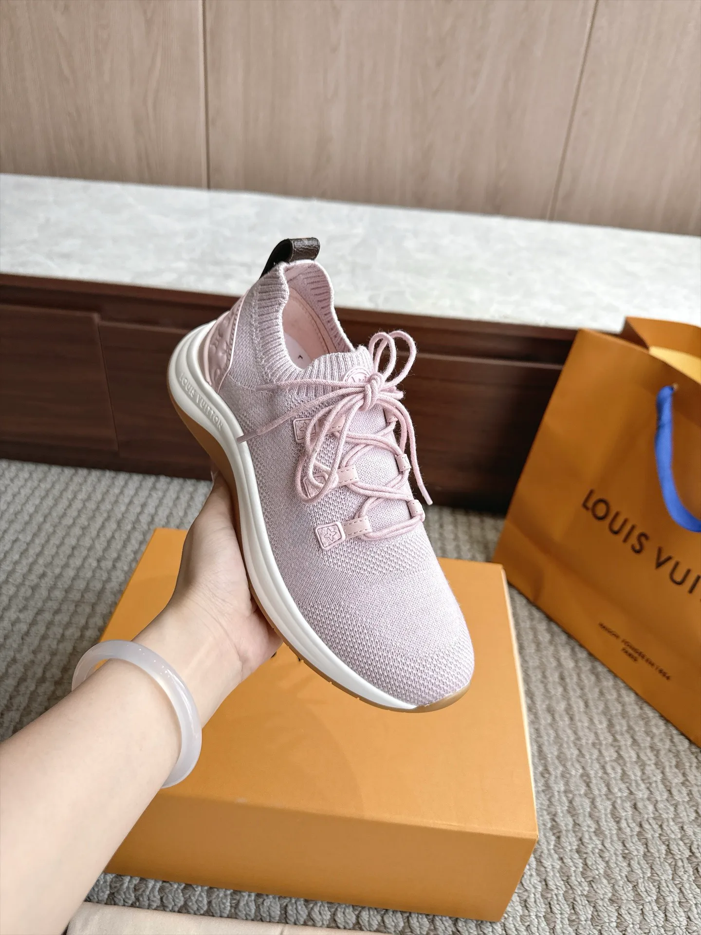 Men's Sneakers LOUIS VUITTON 18333244