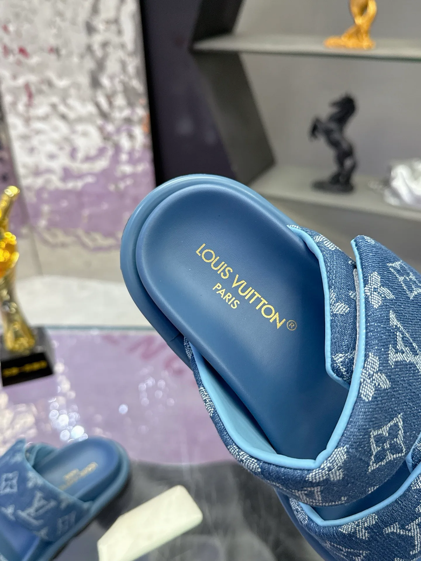 Women's Flip-Flops LOUIS VUITTON 17530463