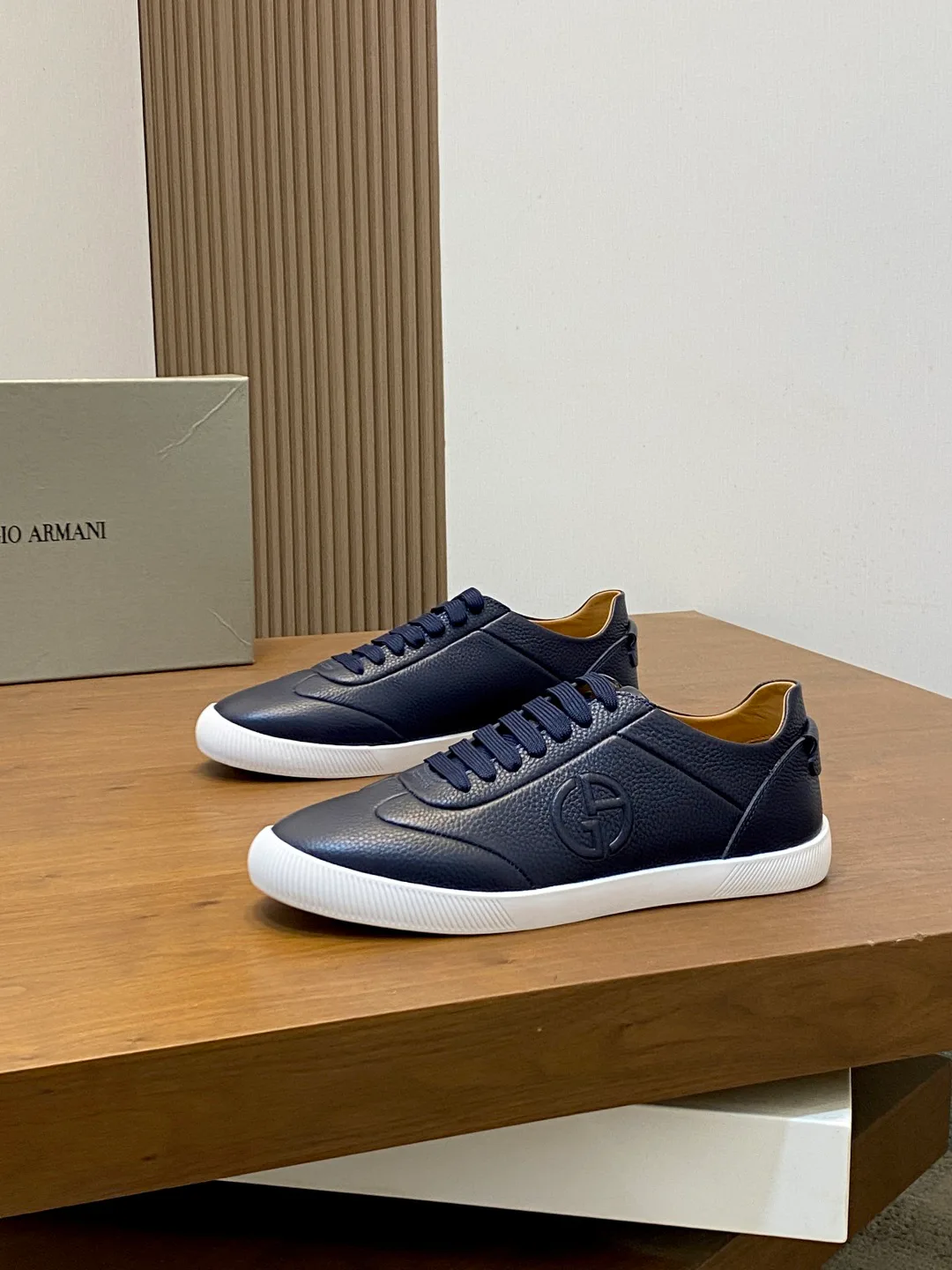Кроссовки Мужские Armani 18586413
