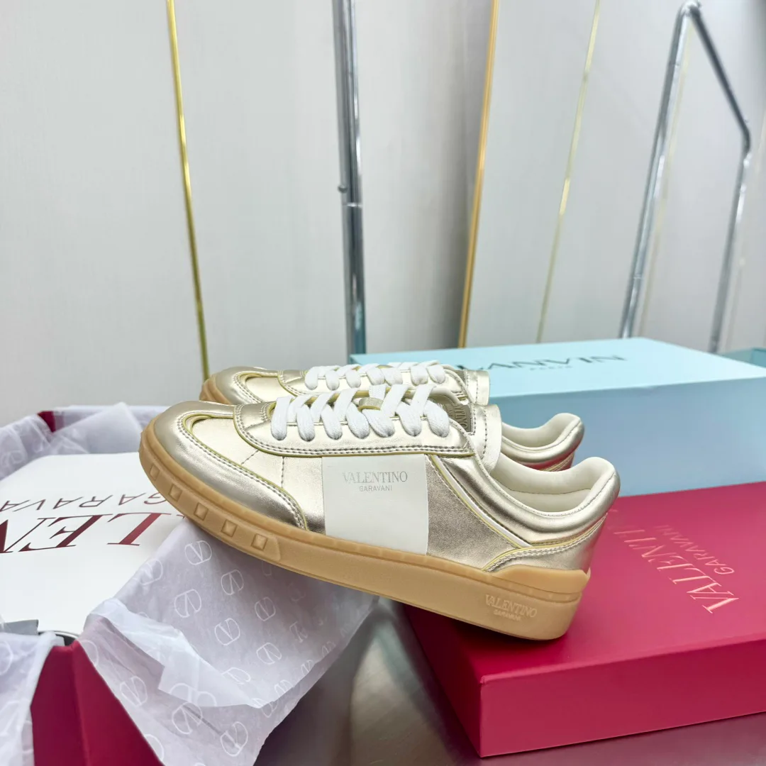 Women's Sneakers VALENTINO 17955030