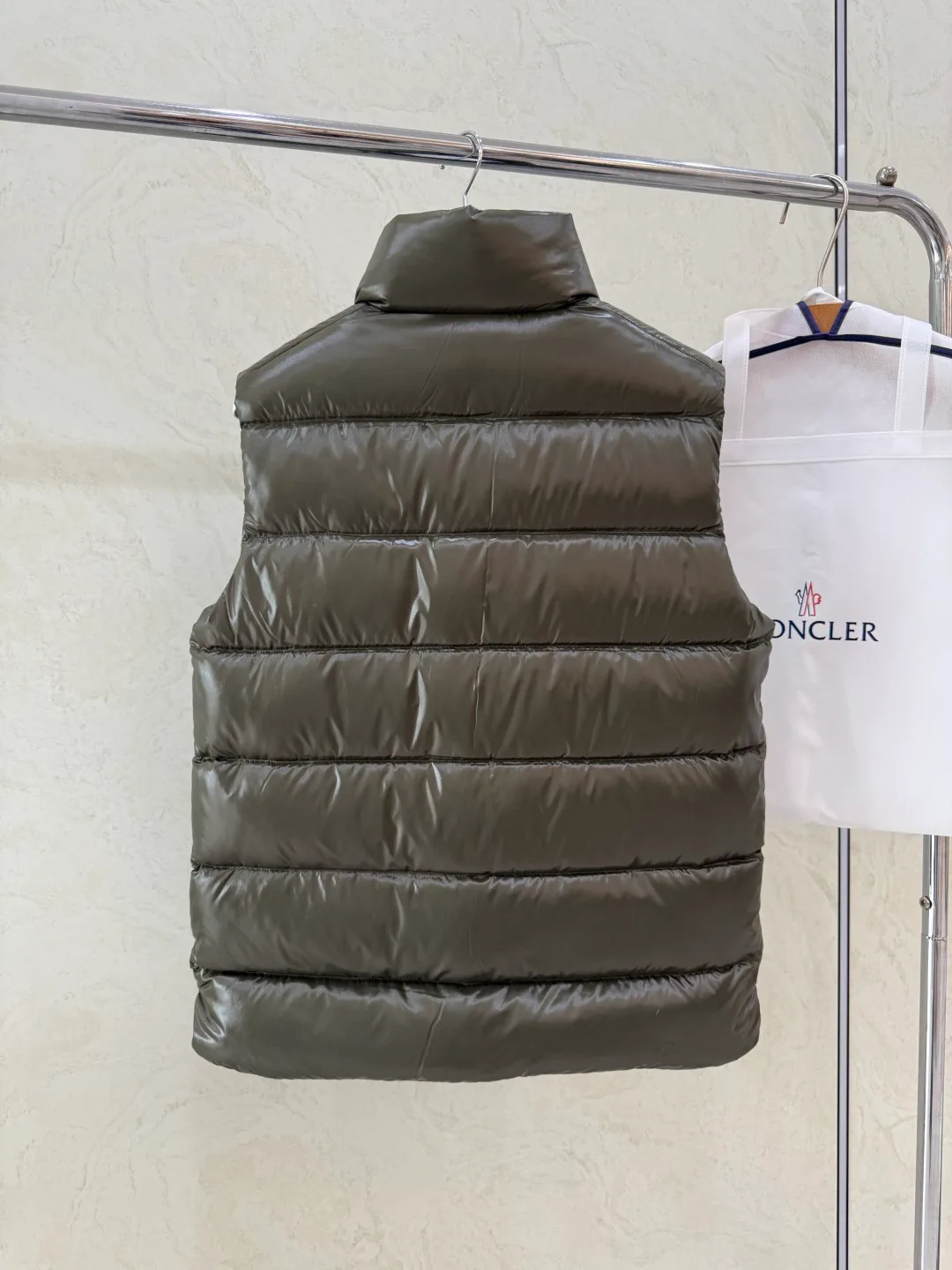 Women's Vests MONCLER 18376097