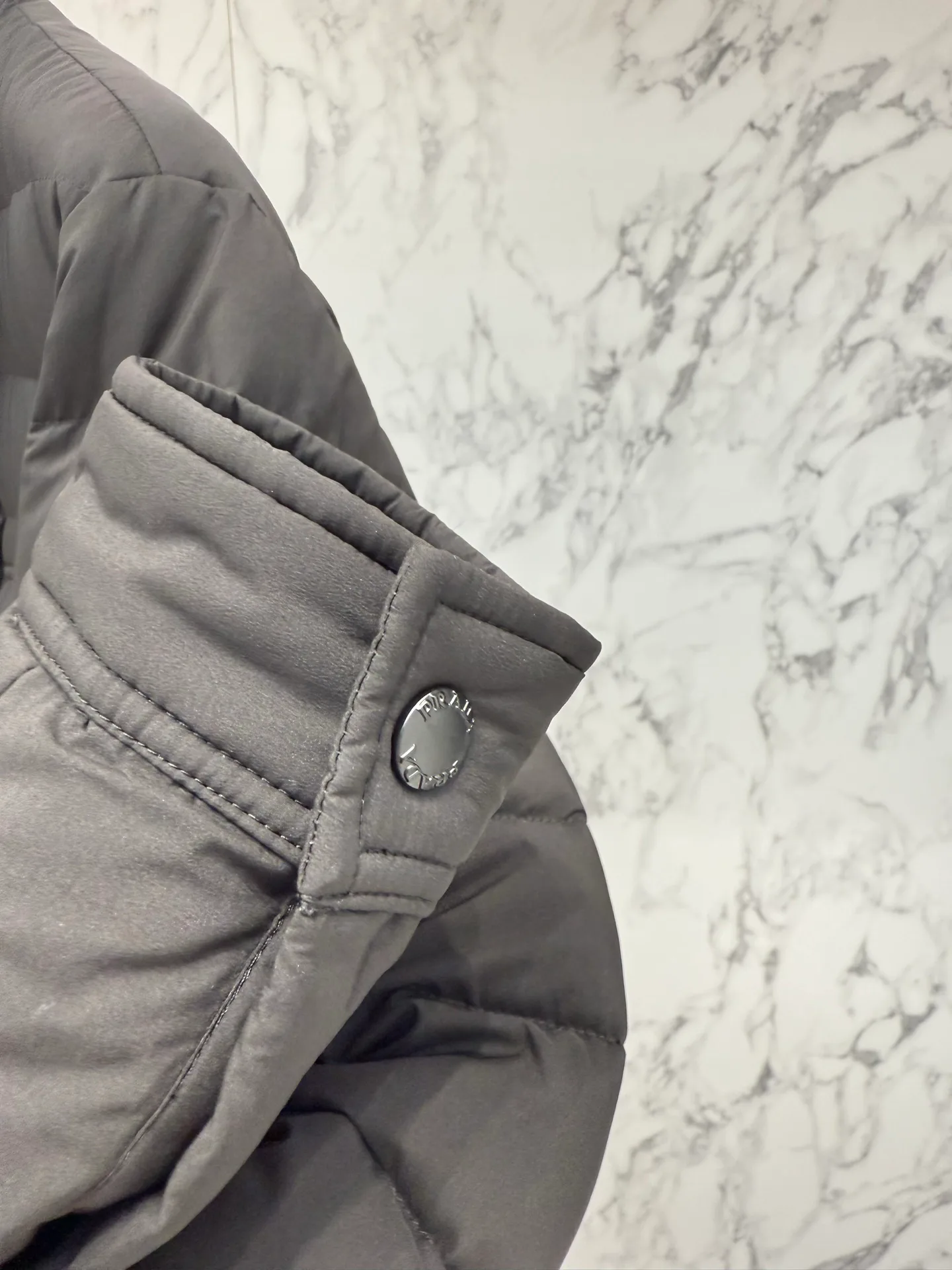 Women's Jackets And Down Jackets PRADA 18047778