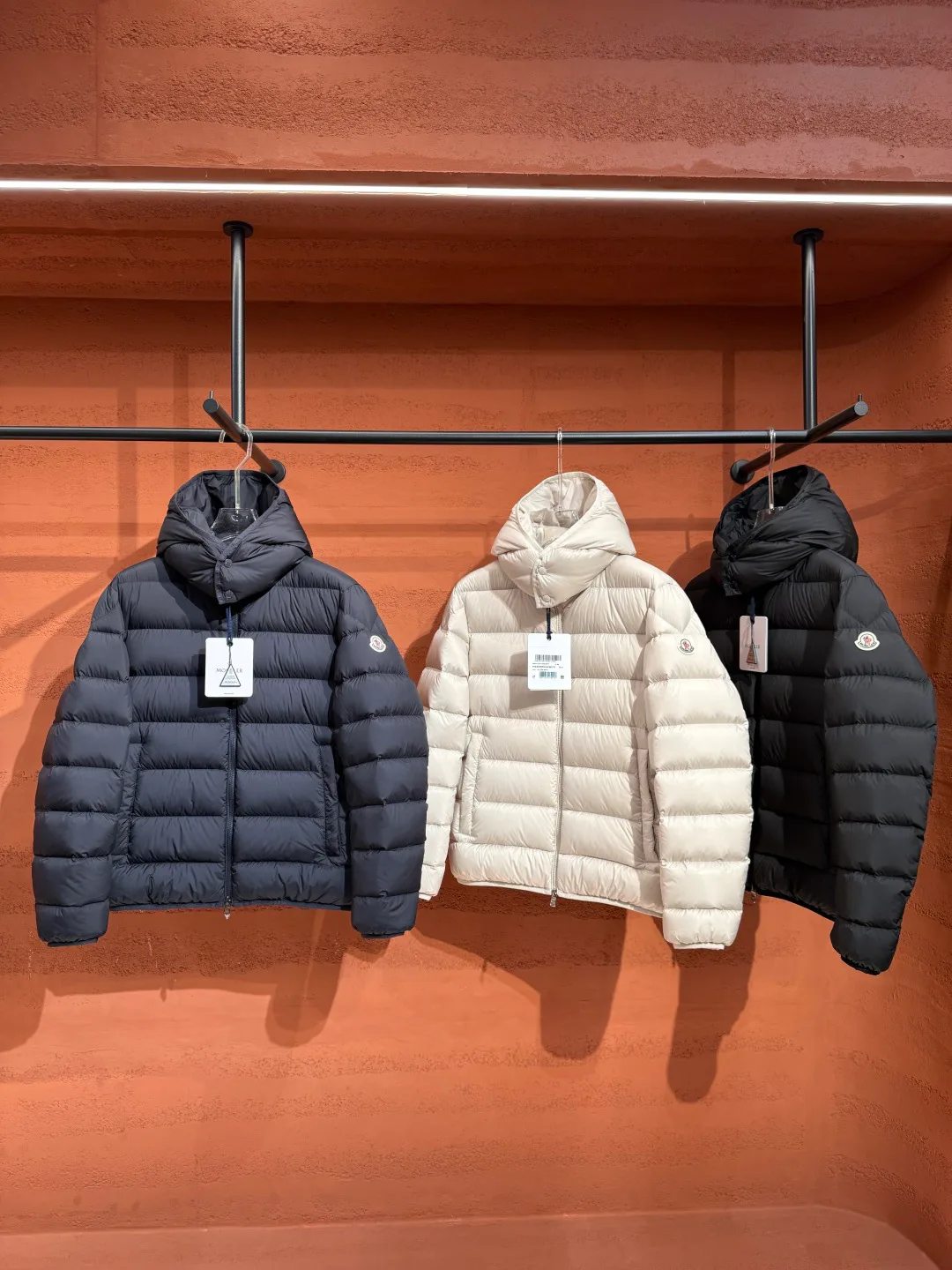 Men's Jackets And Down Jackets MONCLER 18047942