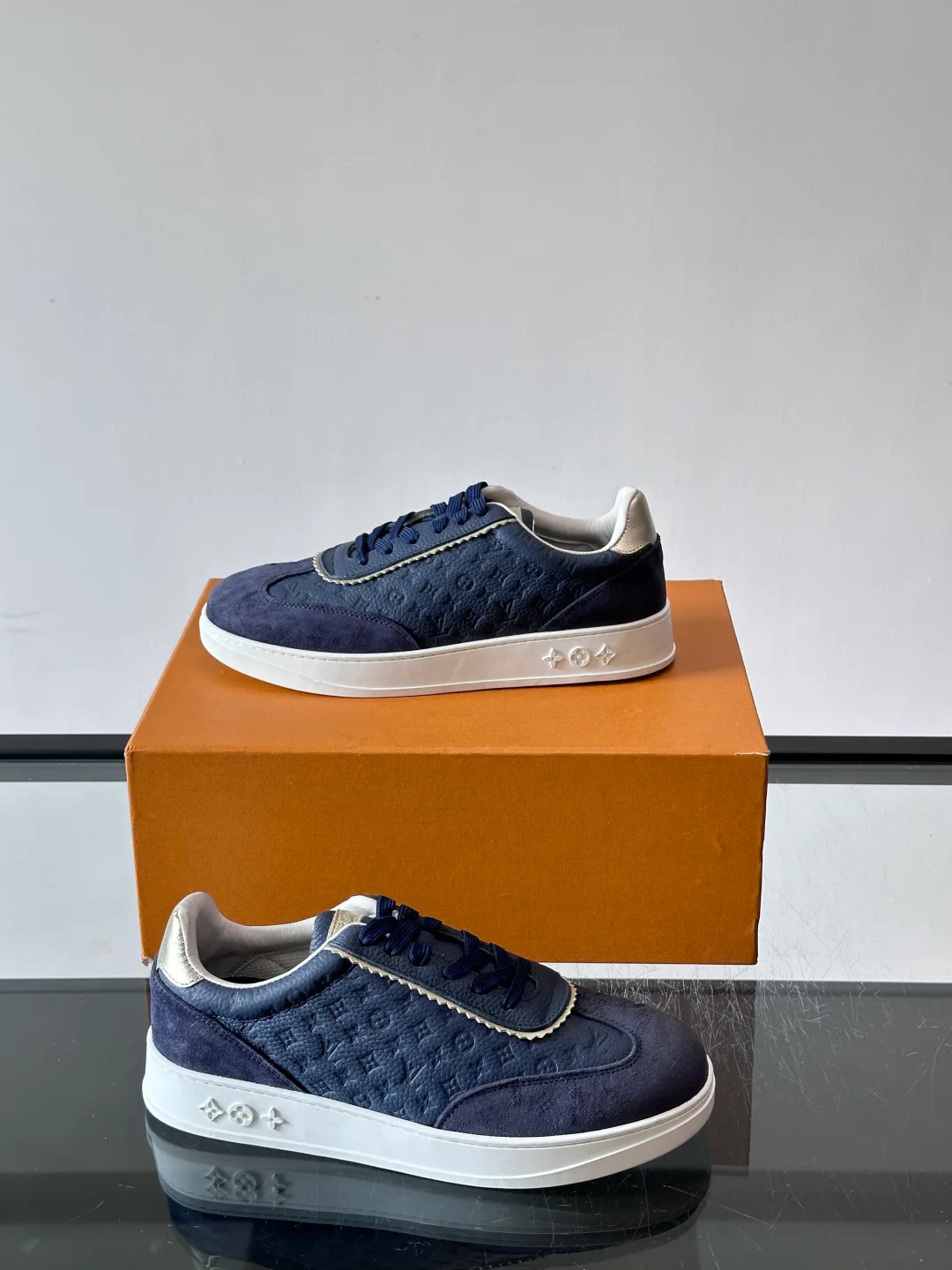 Men's Sneakers LOUIS VUITTON 17689168