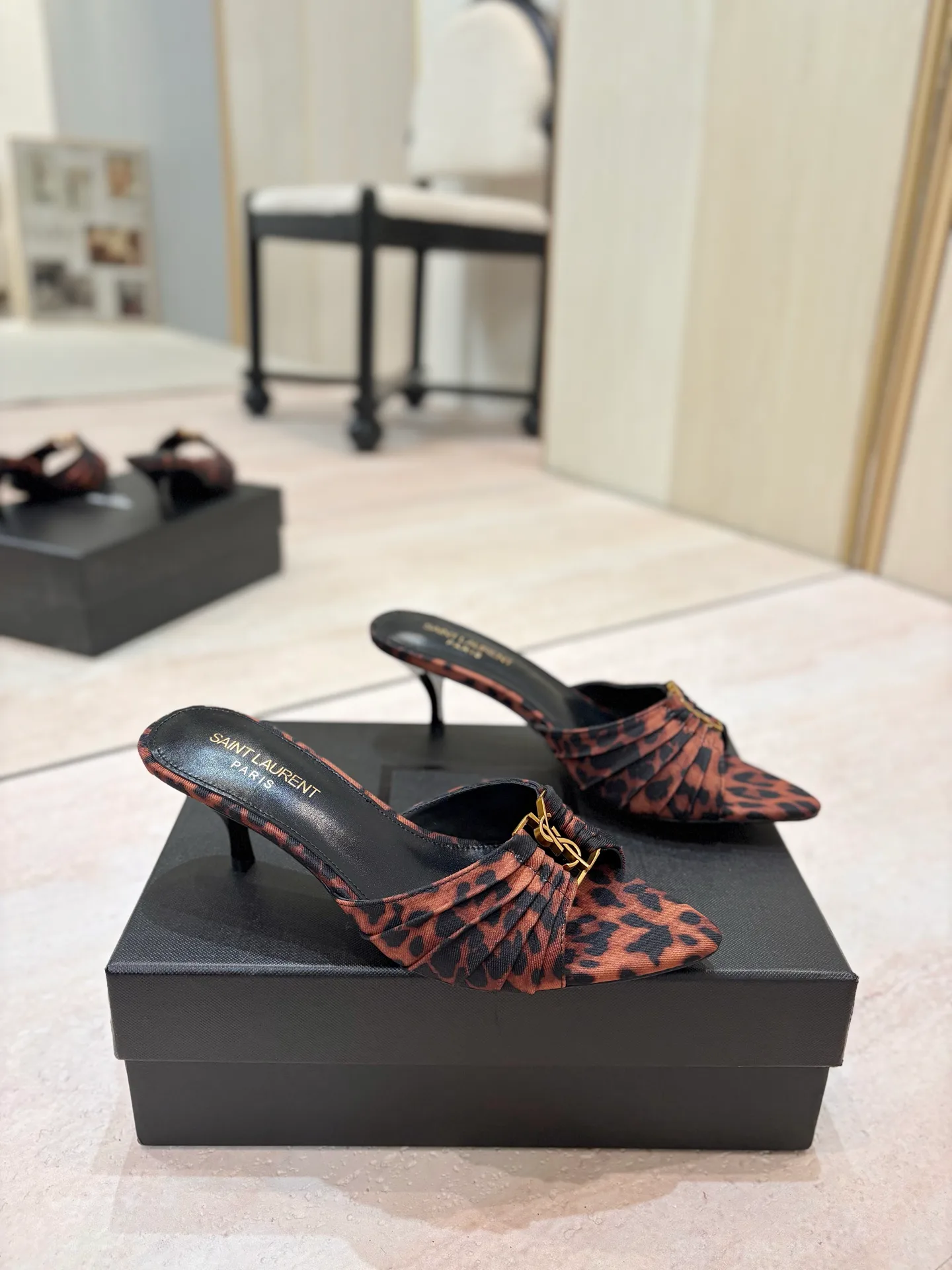 Women's Mules And Clogs SAINT LAURENT 17476009