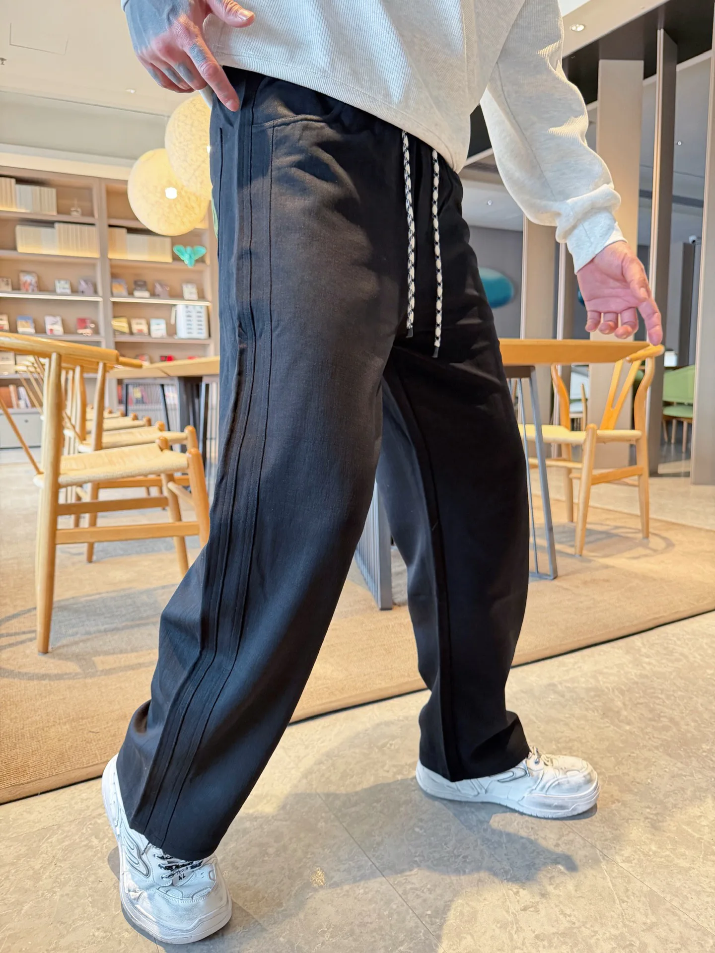 Men's Trousers BALENCIAGA 18345715