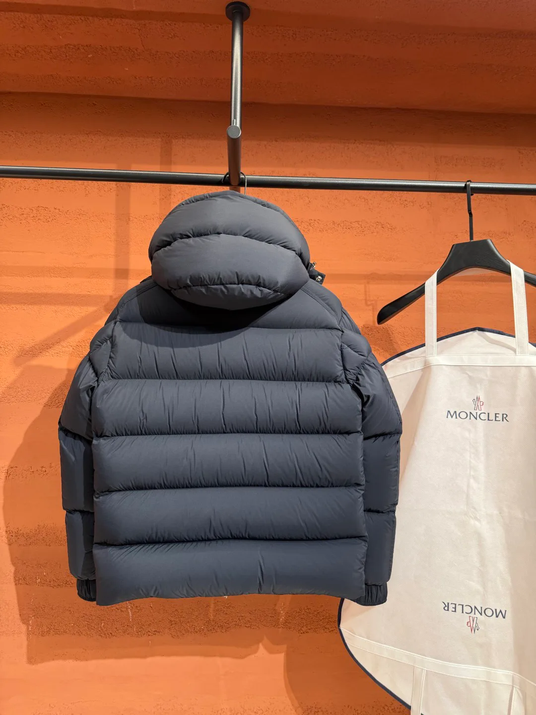 Men's Jackets And Down Jackets MONCLER 18285177