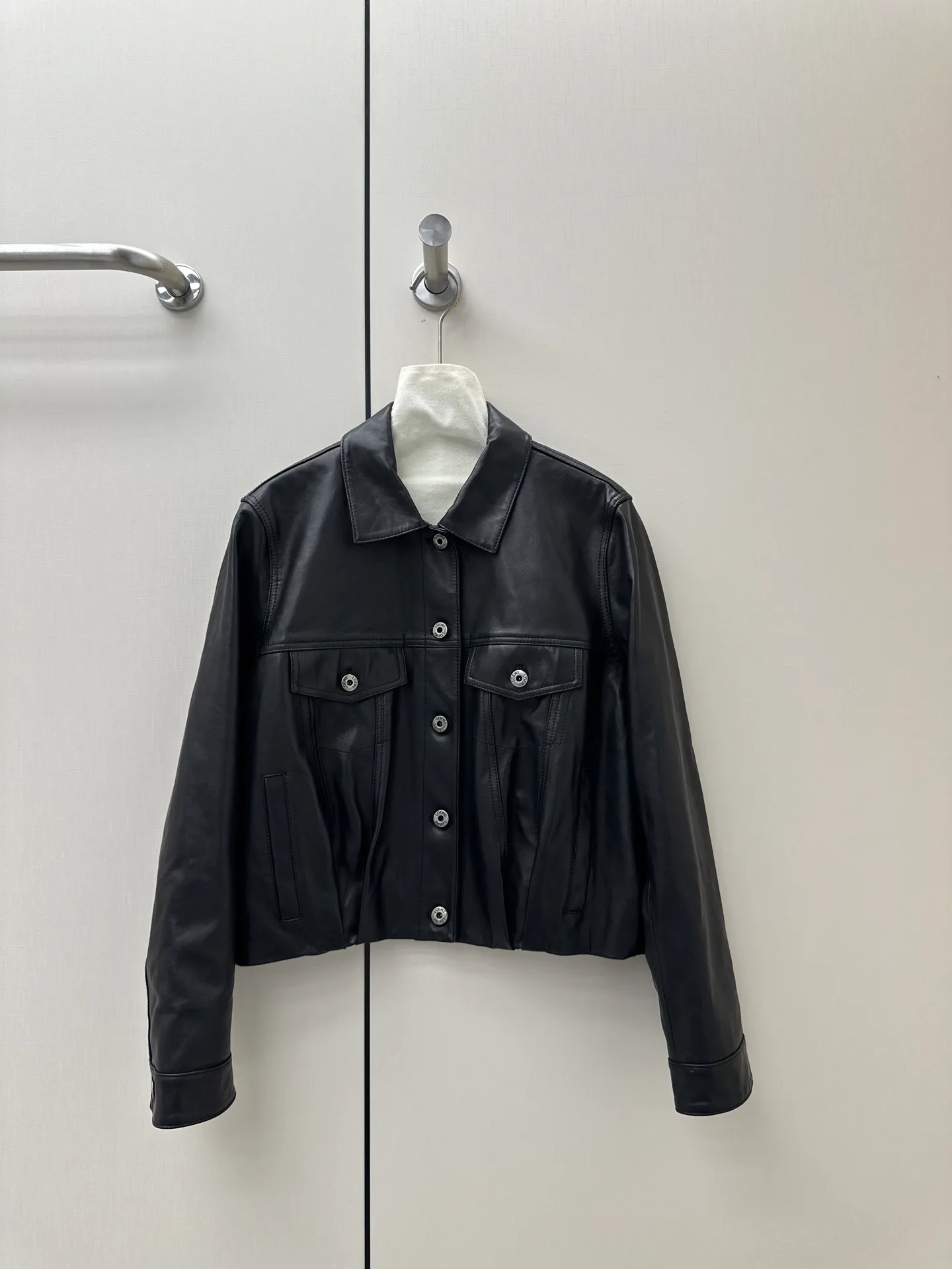 Women's Leather Jackets And Sheepskin Coats LOEWE 18090450