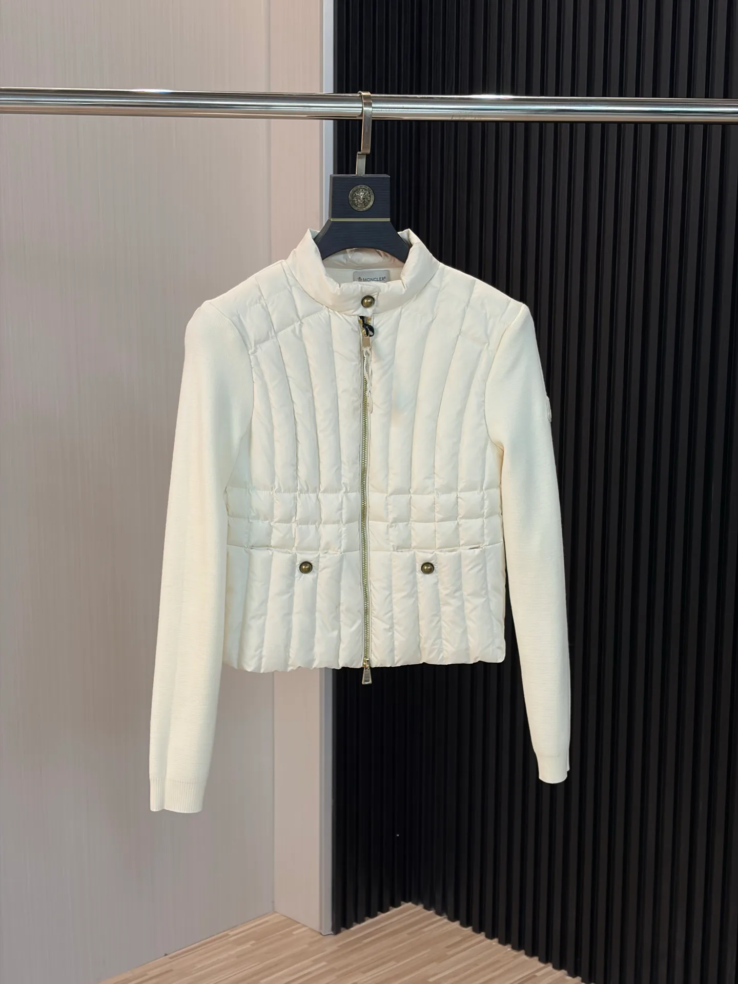 Куртки И Пуховики Женские Moncler 18673358