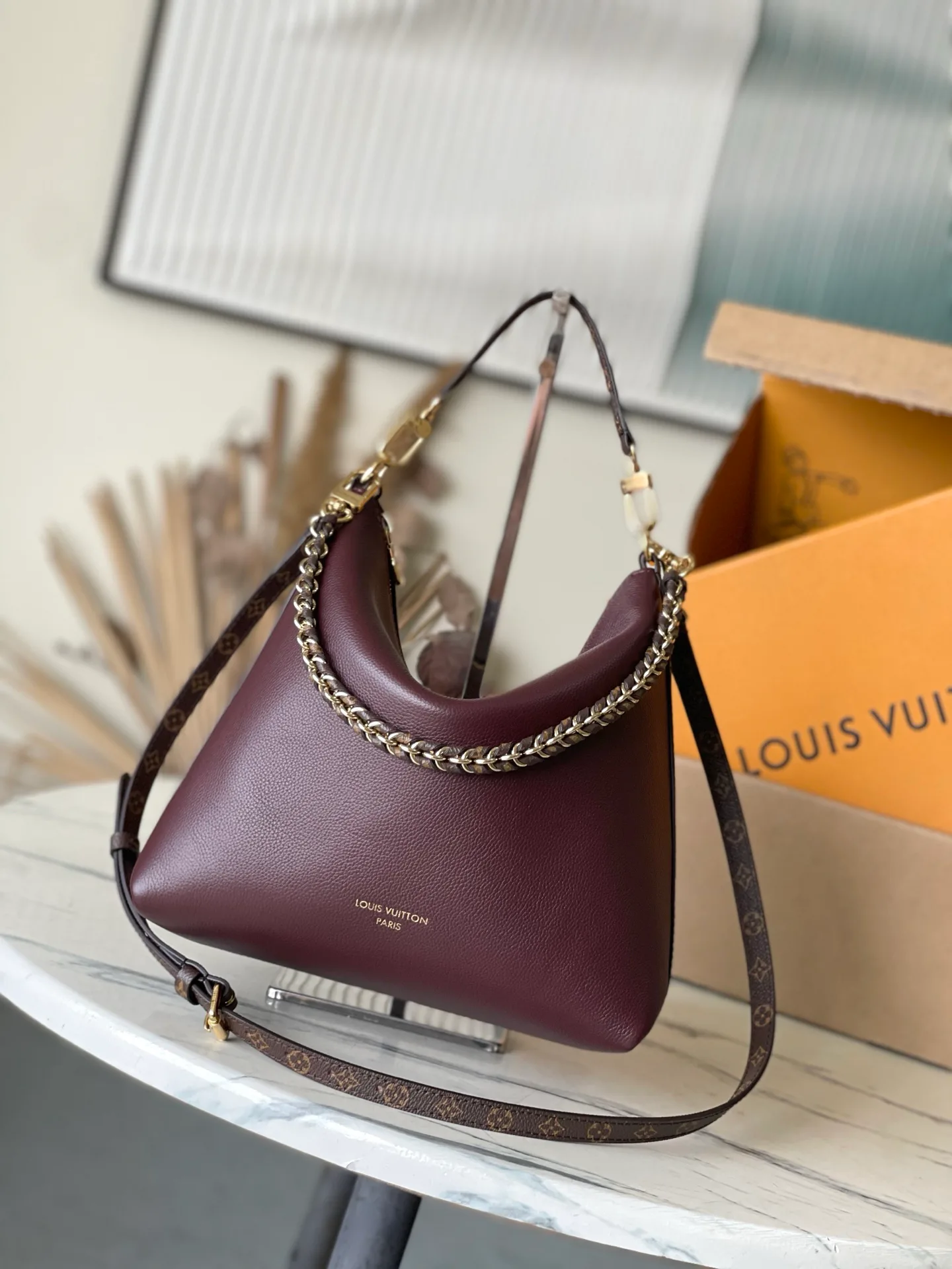 Women's Classic Handbags LOUIS VUITTON 18491328