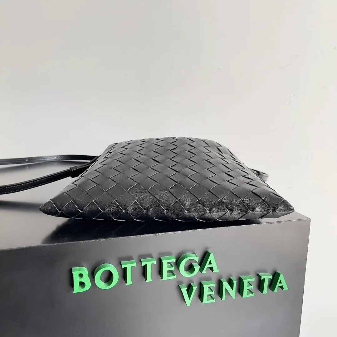 Women's Classic Handbags BOTTEGA VENETA 17488720