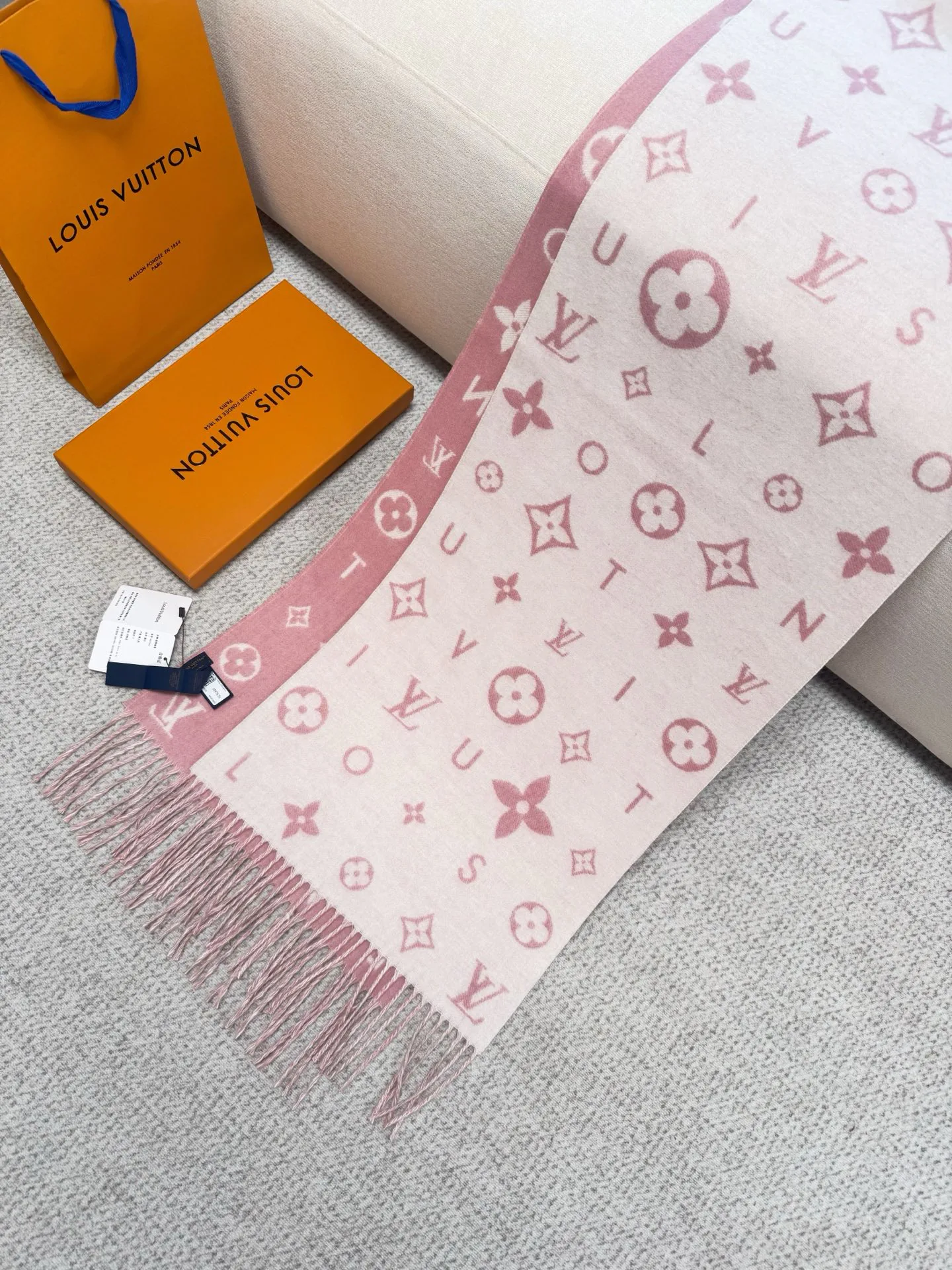 Scarves LOUIS VUITTON 18261916