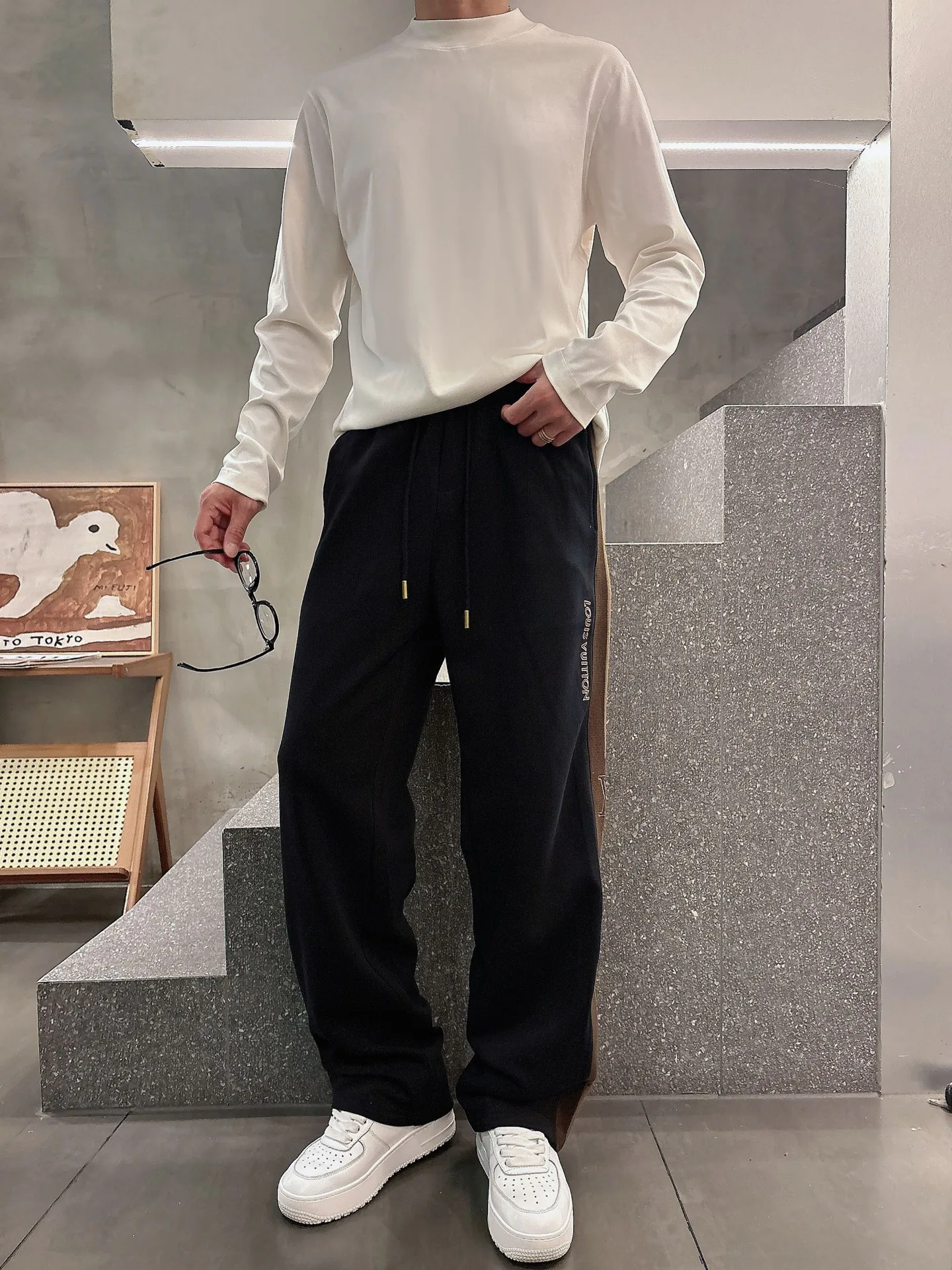 Men's Trousers LOUIS VUITTON 18340443