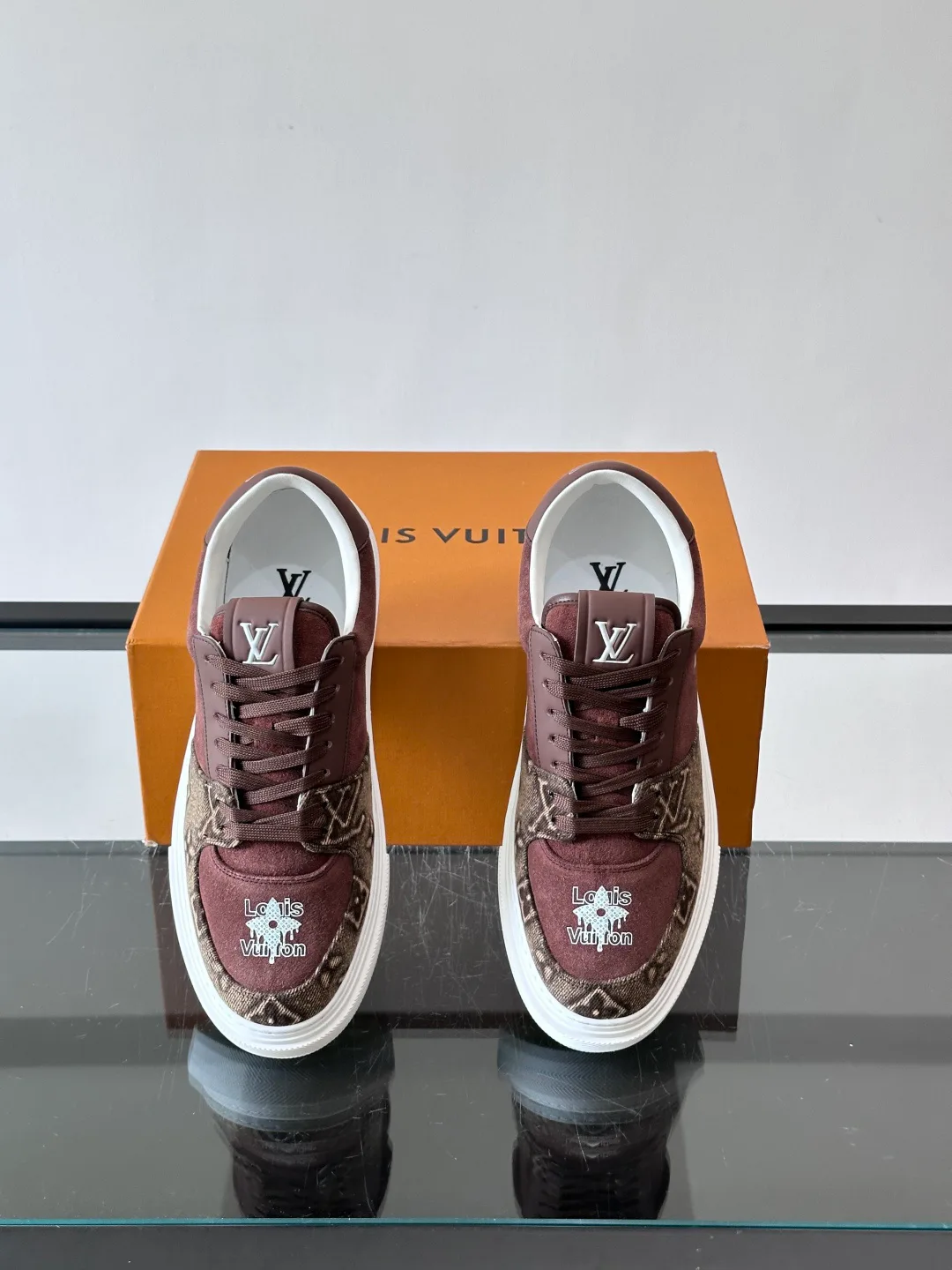 Women's Sneakers LOUIS VUITTON 17037734