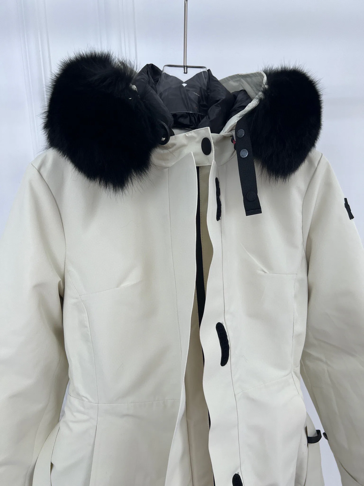 Women's Jackets And Down Jackets MONCLER 18416208