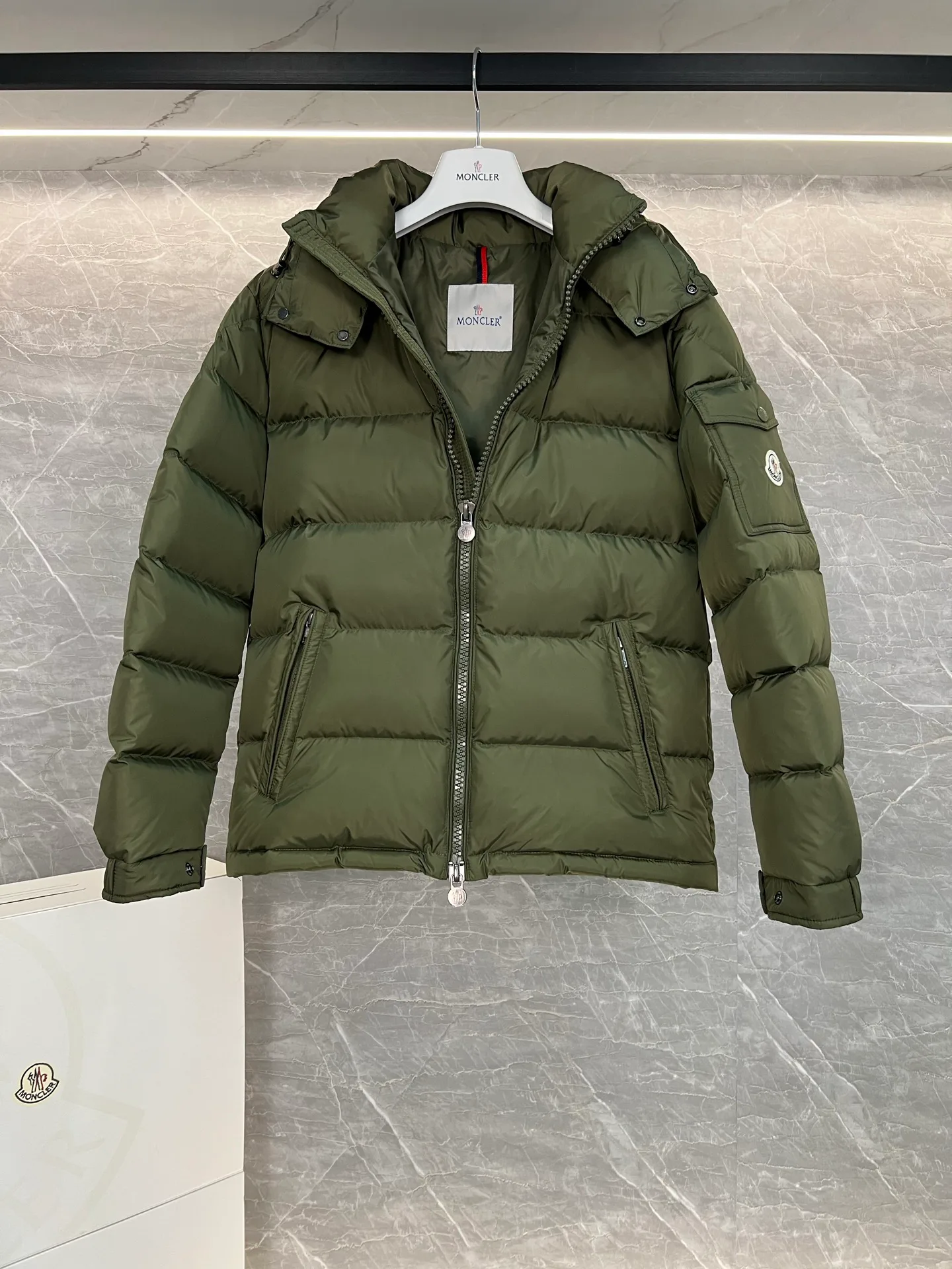 Куртки И Пуховики Женские Moncler 18599871