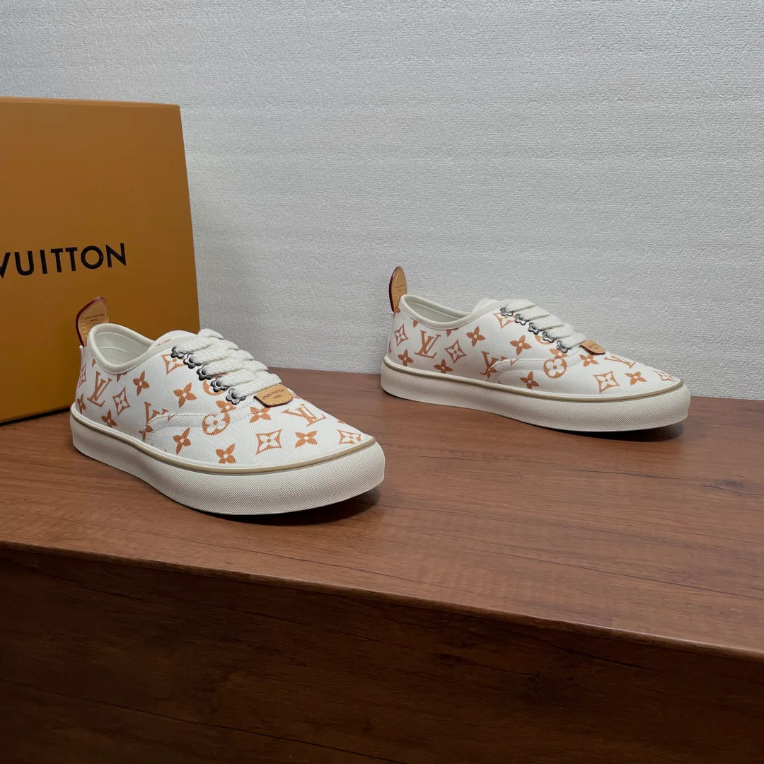 Кроссовки Мужские Louis Vuitton 18626471