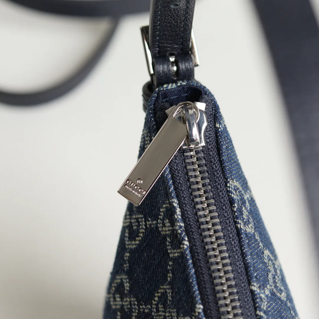 Women's Shoulder Bags GUCCI 17947868