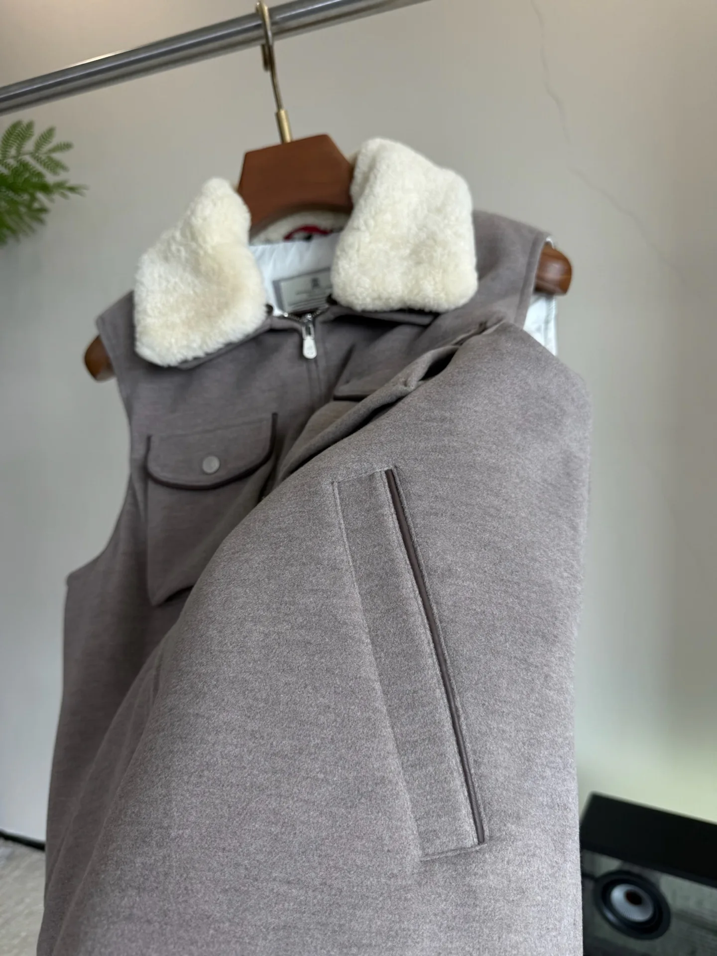 Жилеты Мужские Brunello Cucinelli 18569849