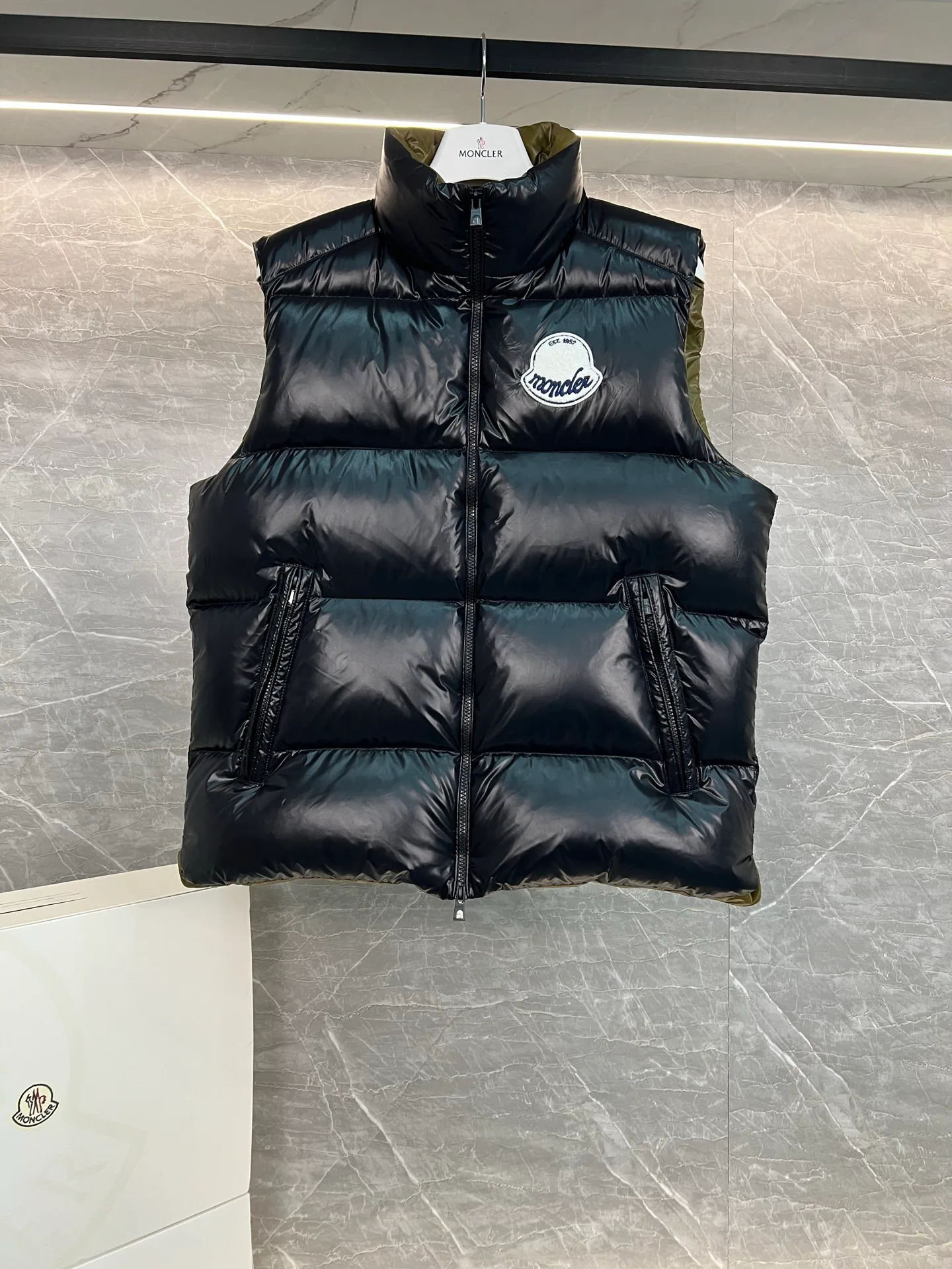Жилеты Мужские Moncler 18599853