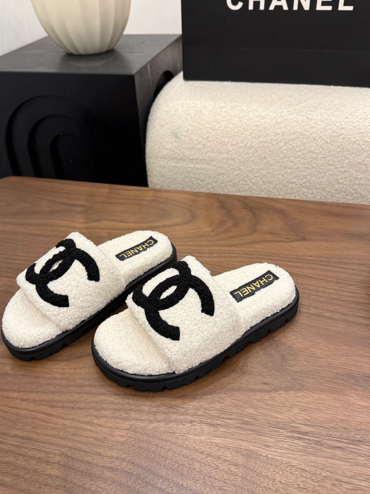 Women's Slippers CHANEL 18223738