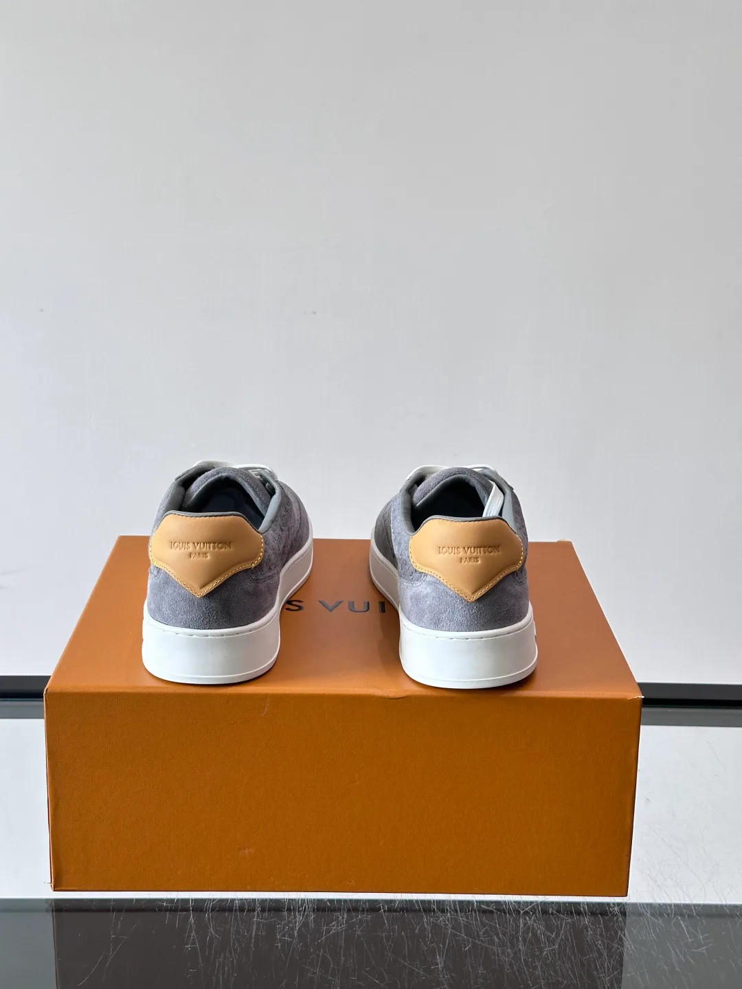 Men's Sneakers LOUIS VUITTON 17646127