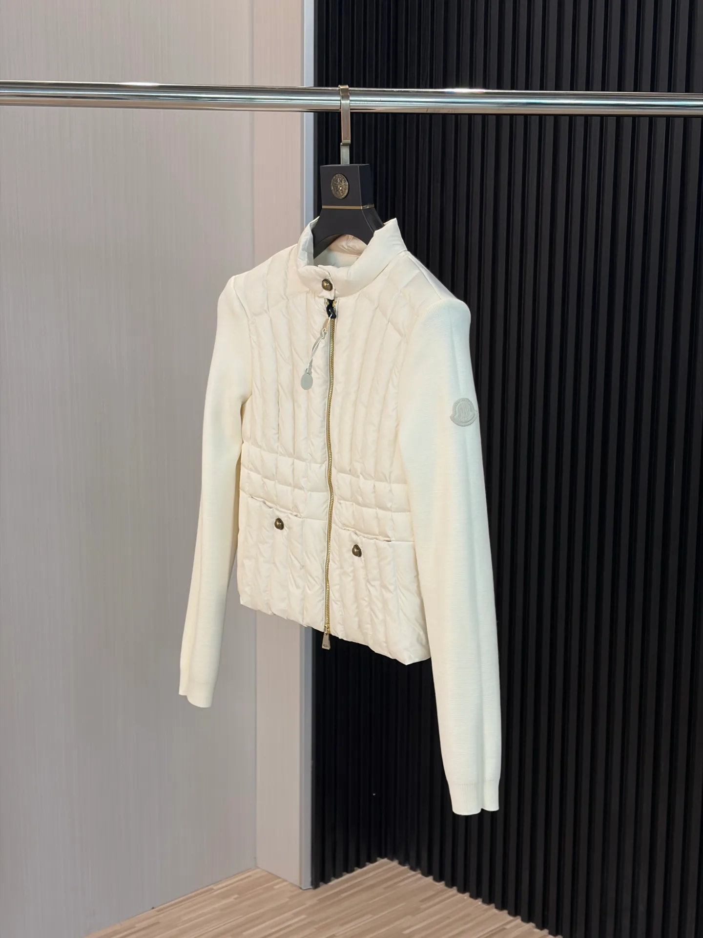 Куртки И Пуховики Женские Moncler 18673358