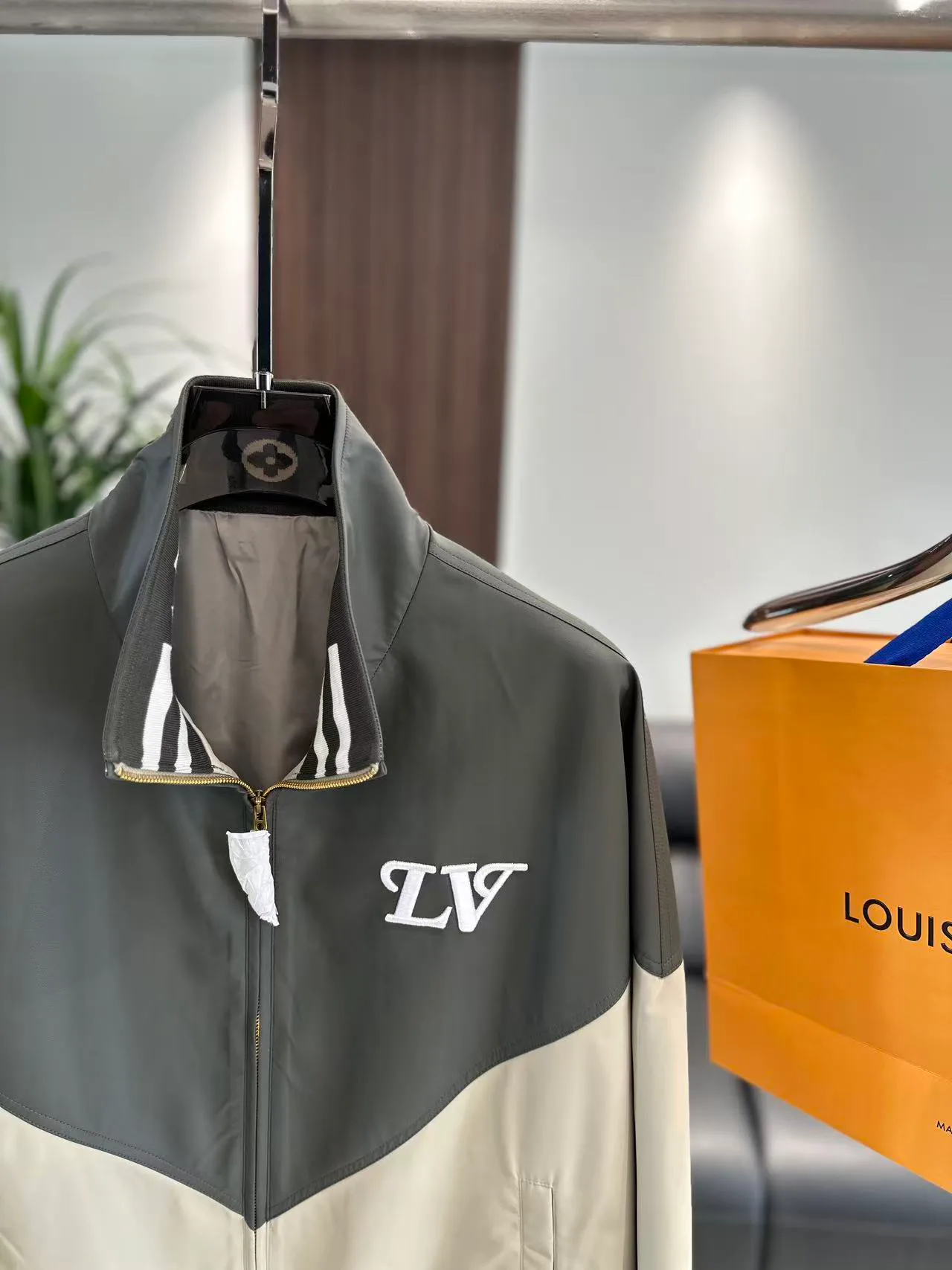 Men's Jackets And Down Jackets LOUIS VUITTON 18140225