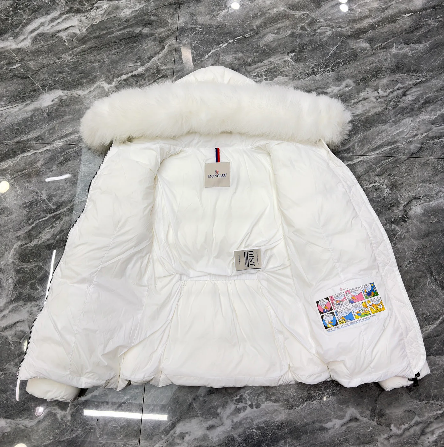 Women's Jackets And Down Jackets MONCLER 18111721