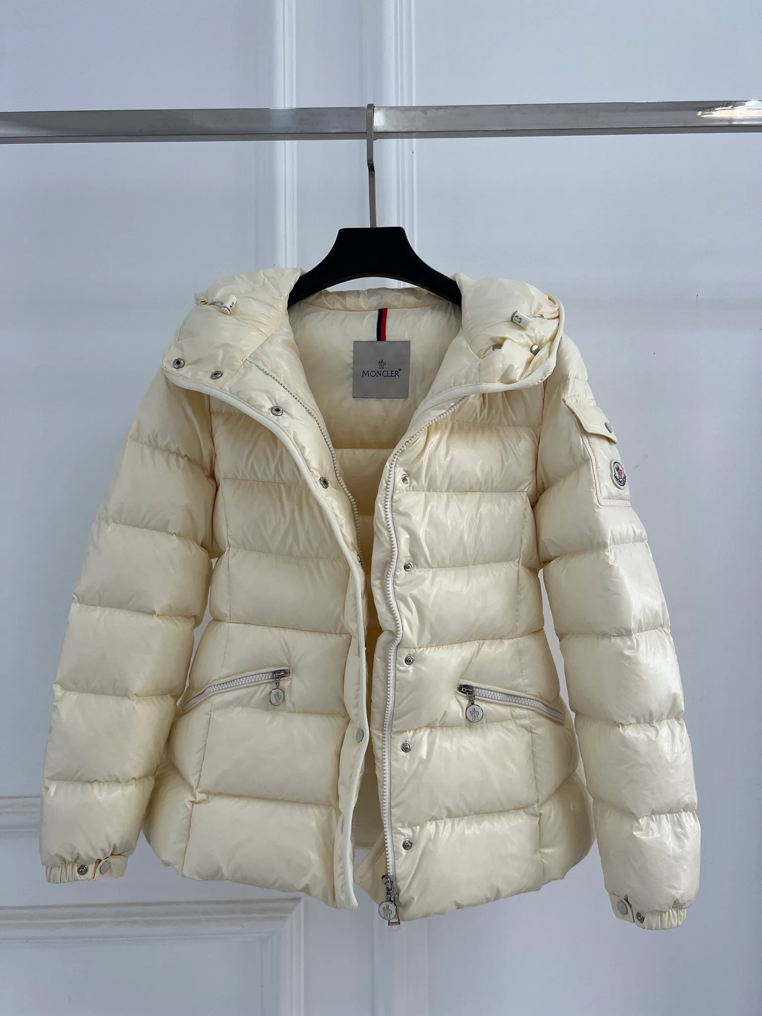 Women's Jackets And Down Jackets MONCLER 18416193