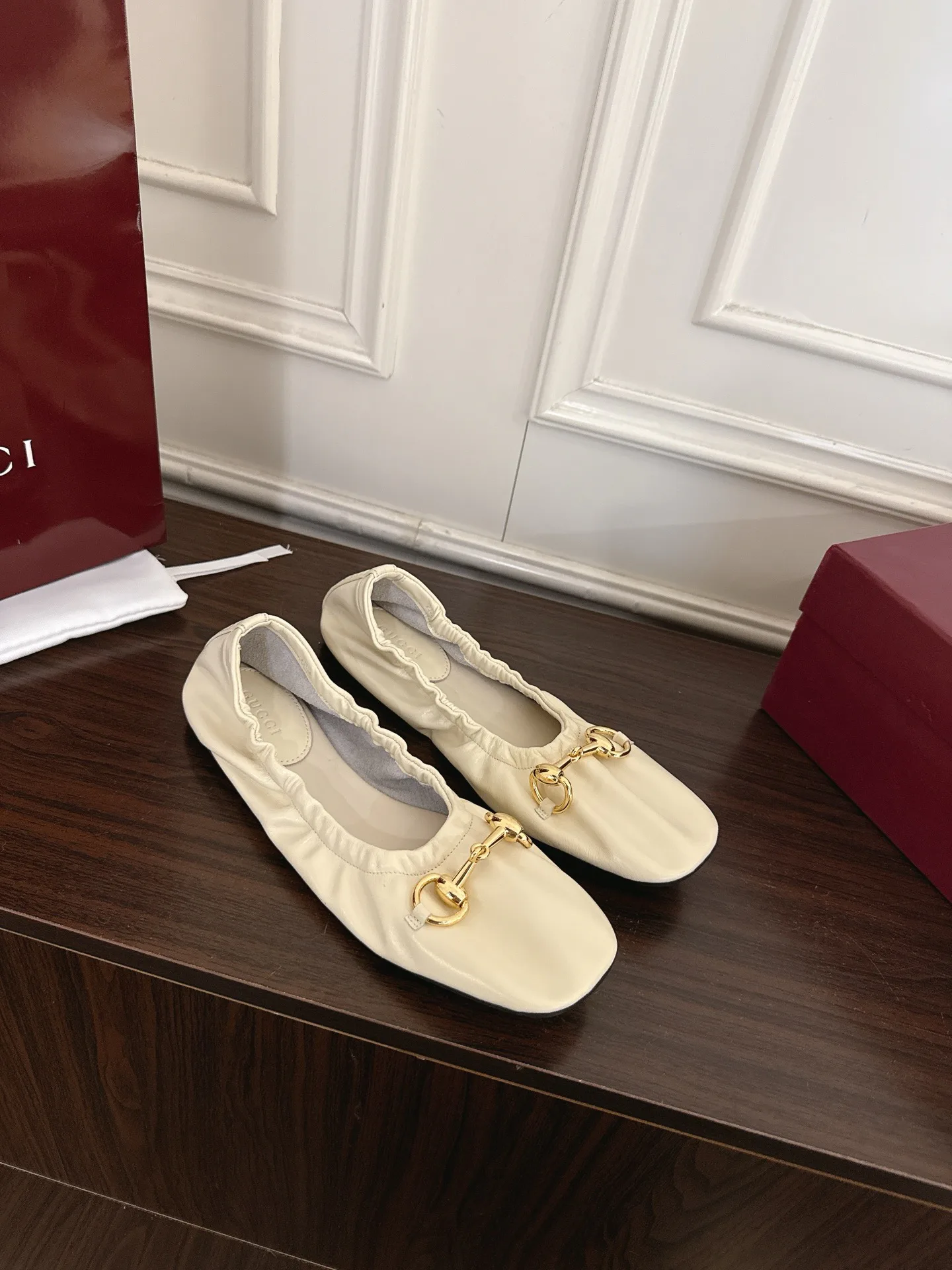Women's Ballet Flats GUCCI 17801551