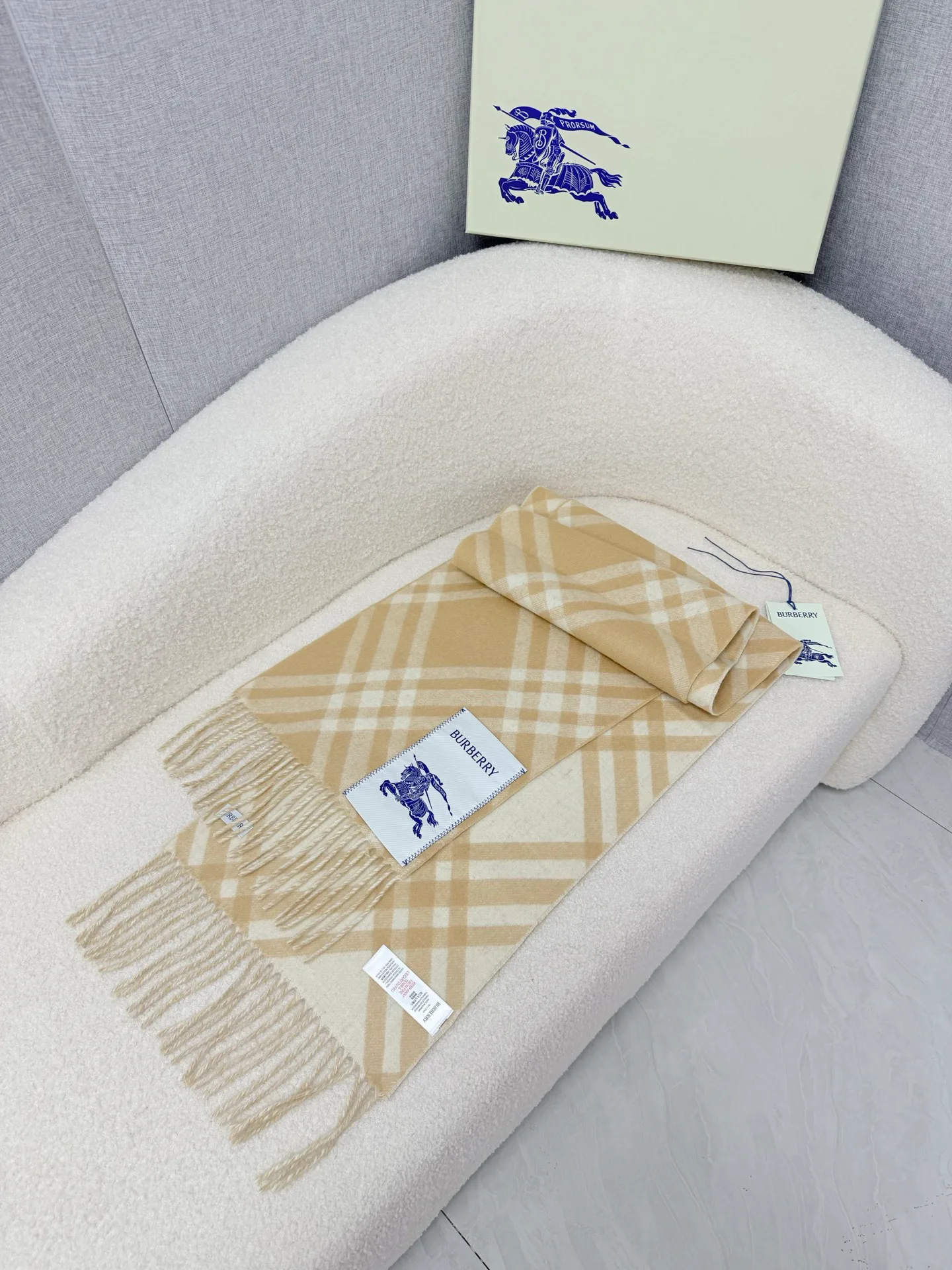 Scarves BURBERRY 18322320