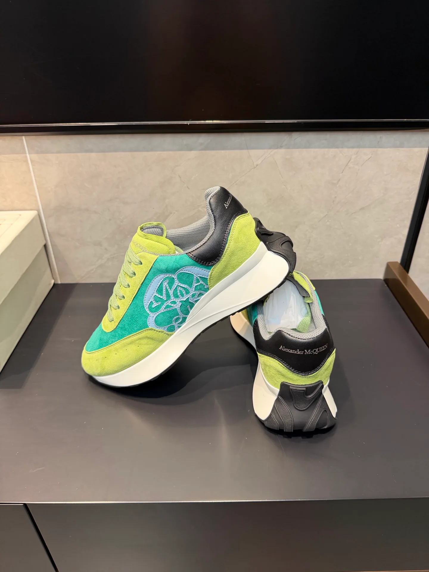 Women's Sneakers ALEXANDER MCQUEEN 18363890