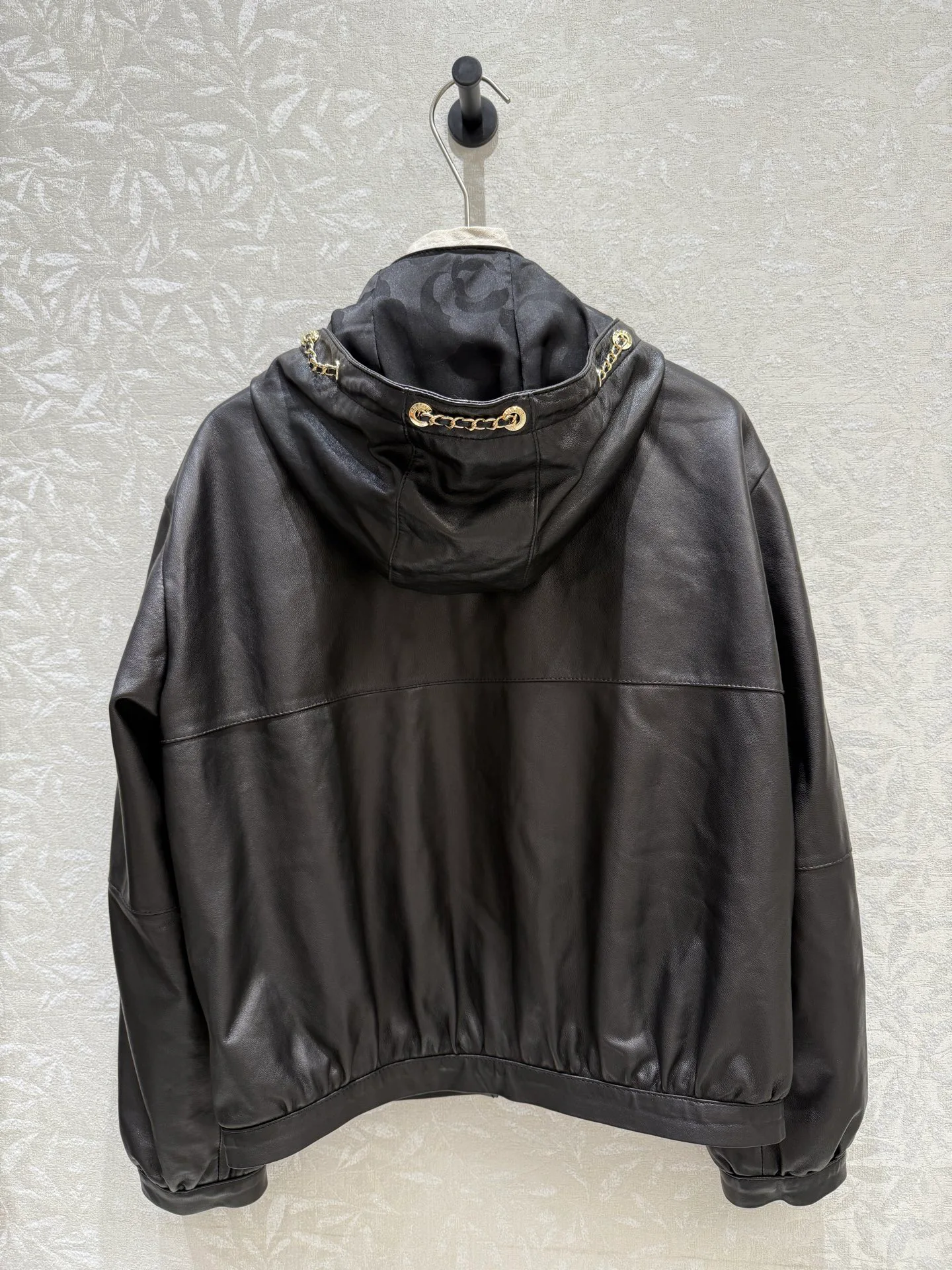 Women's Leather Jackets And Sheepskin Coats CHANEL 18172608