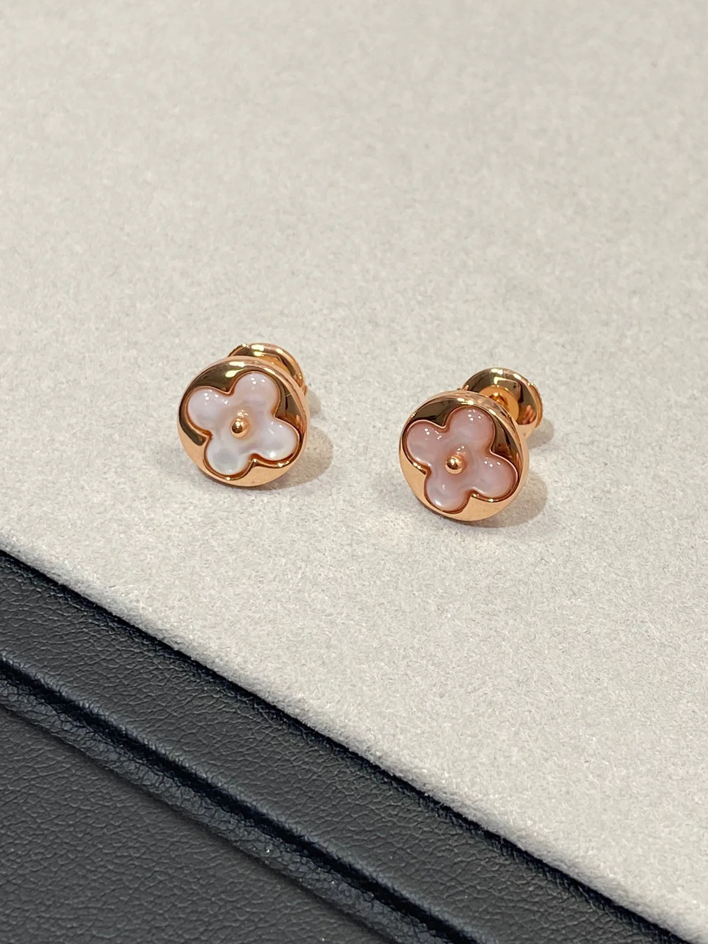 Jewelry LOUIS VUITTON 17819335