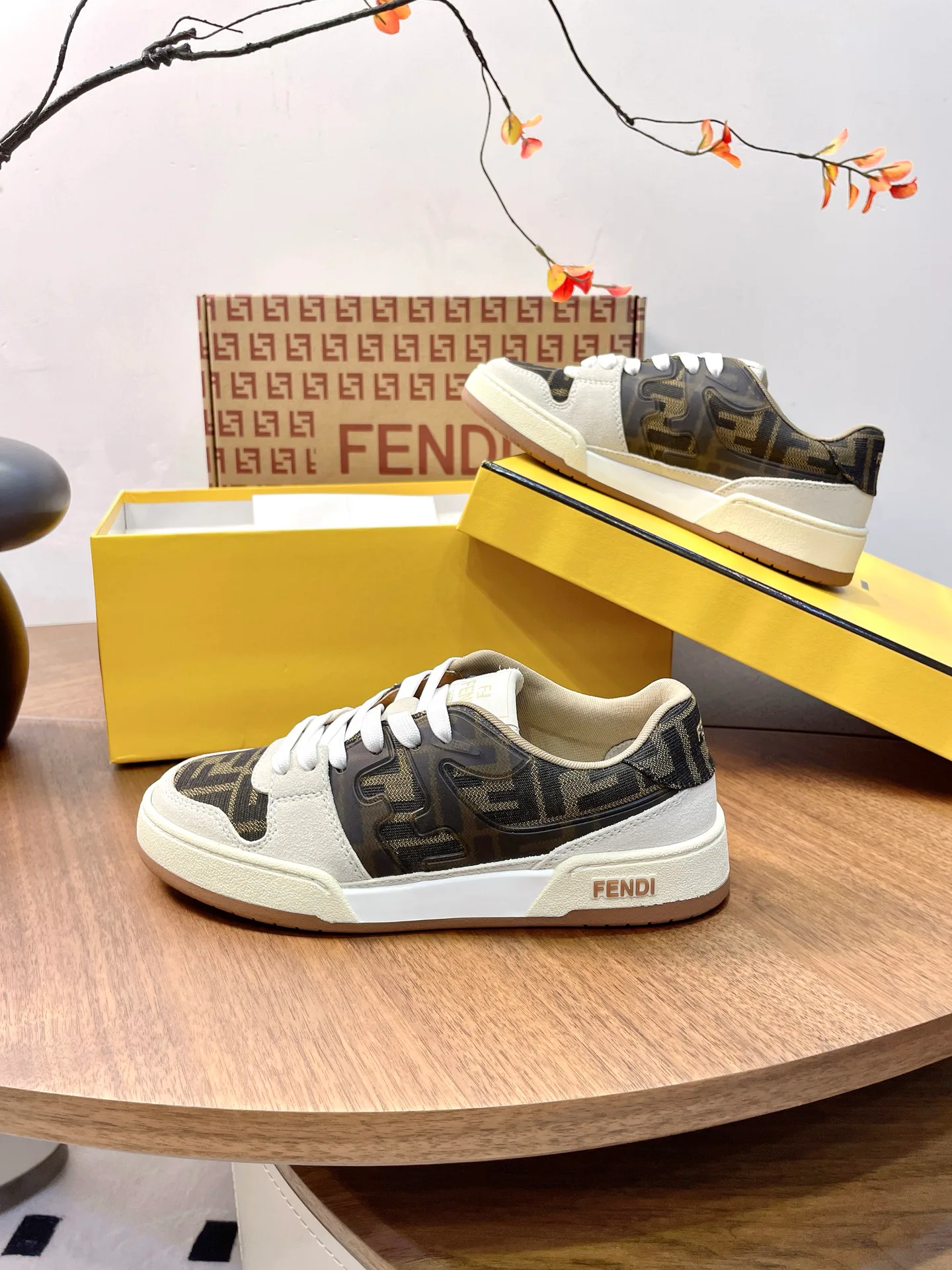 Women's Sneakers FENDI 17957349