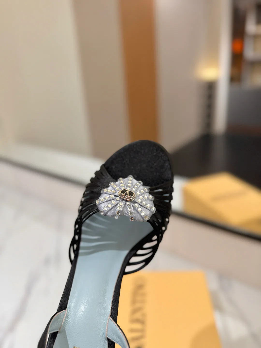 Women's Open-Toe Sandals VALENTINO 18134886