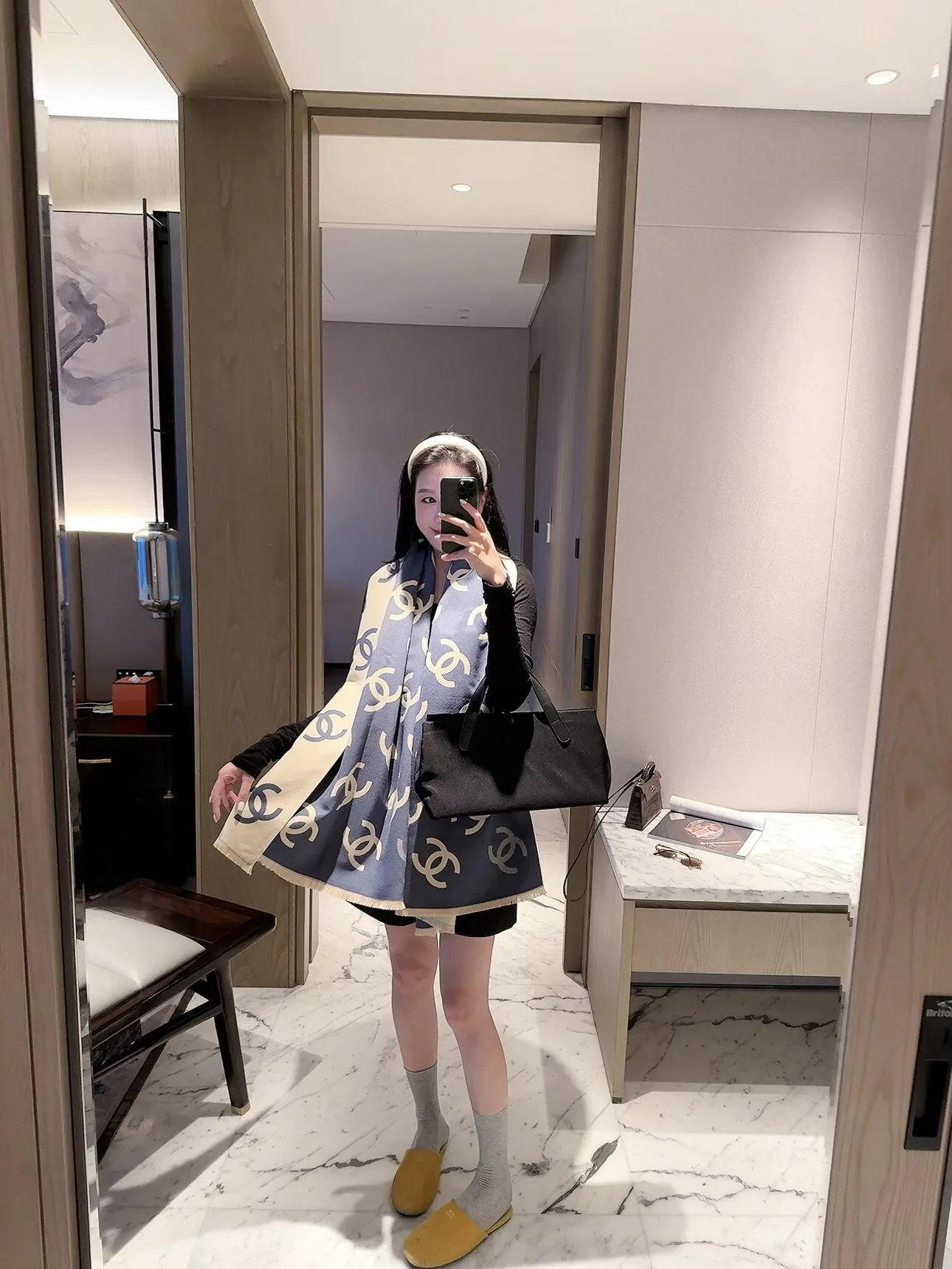 Scarves CHANEL 18003000