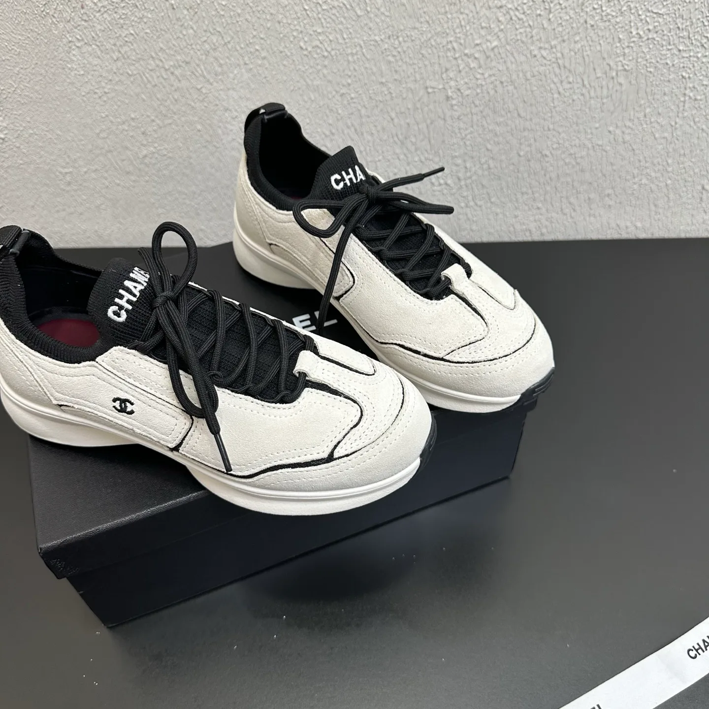 Women's Sneakers CHANEL 17934452