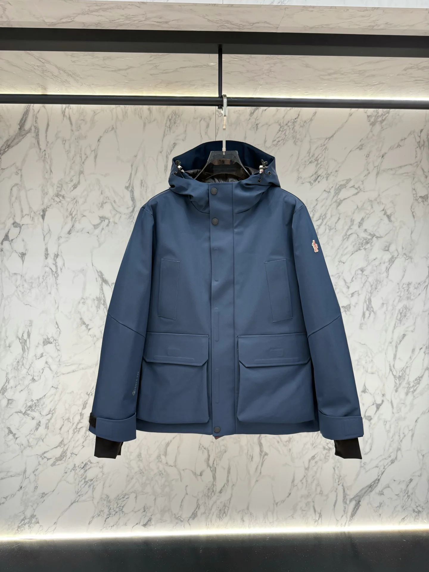 Men's Jackets And Down Jackets MONCLER 18480895