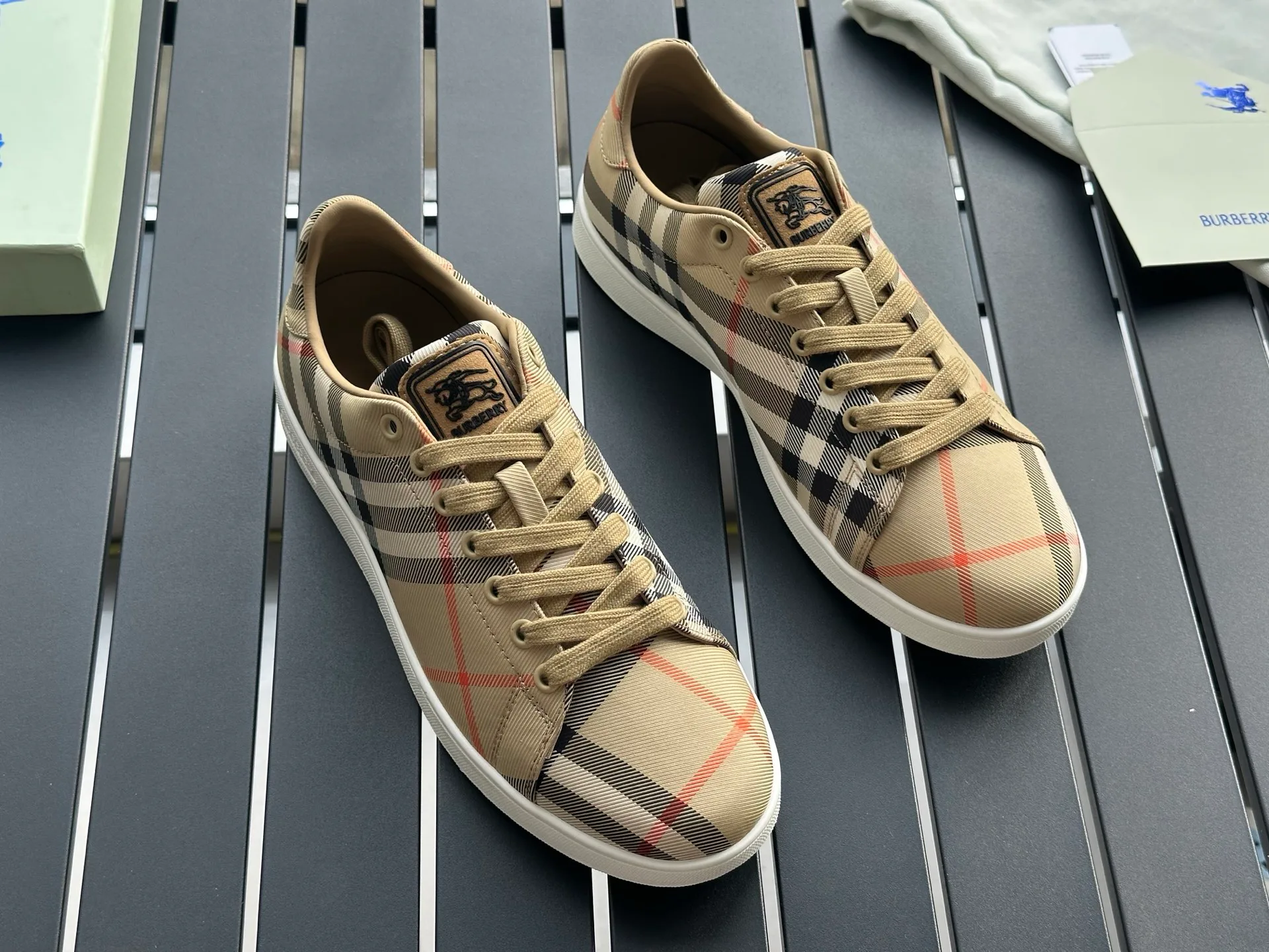 Women's Sneakers BURBERRY 17420312