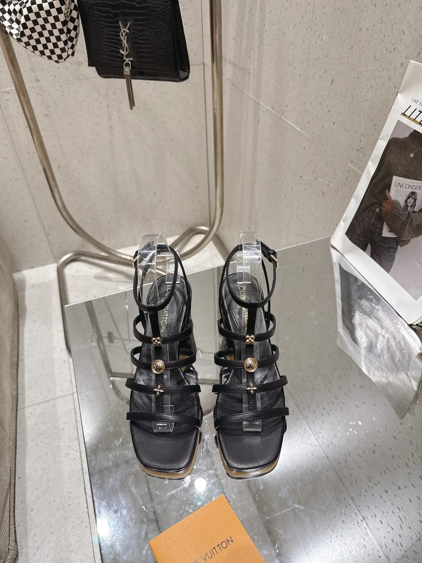 Women's Open-Toe Sandals LOUIS VUITTON 17524782