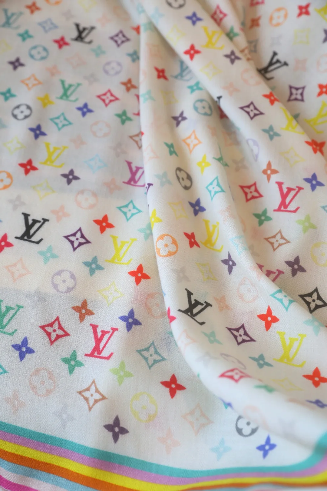 Silk Scarves LOUIS VUITTON 18222509