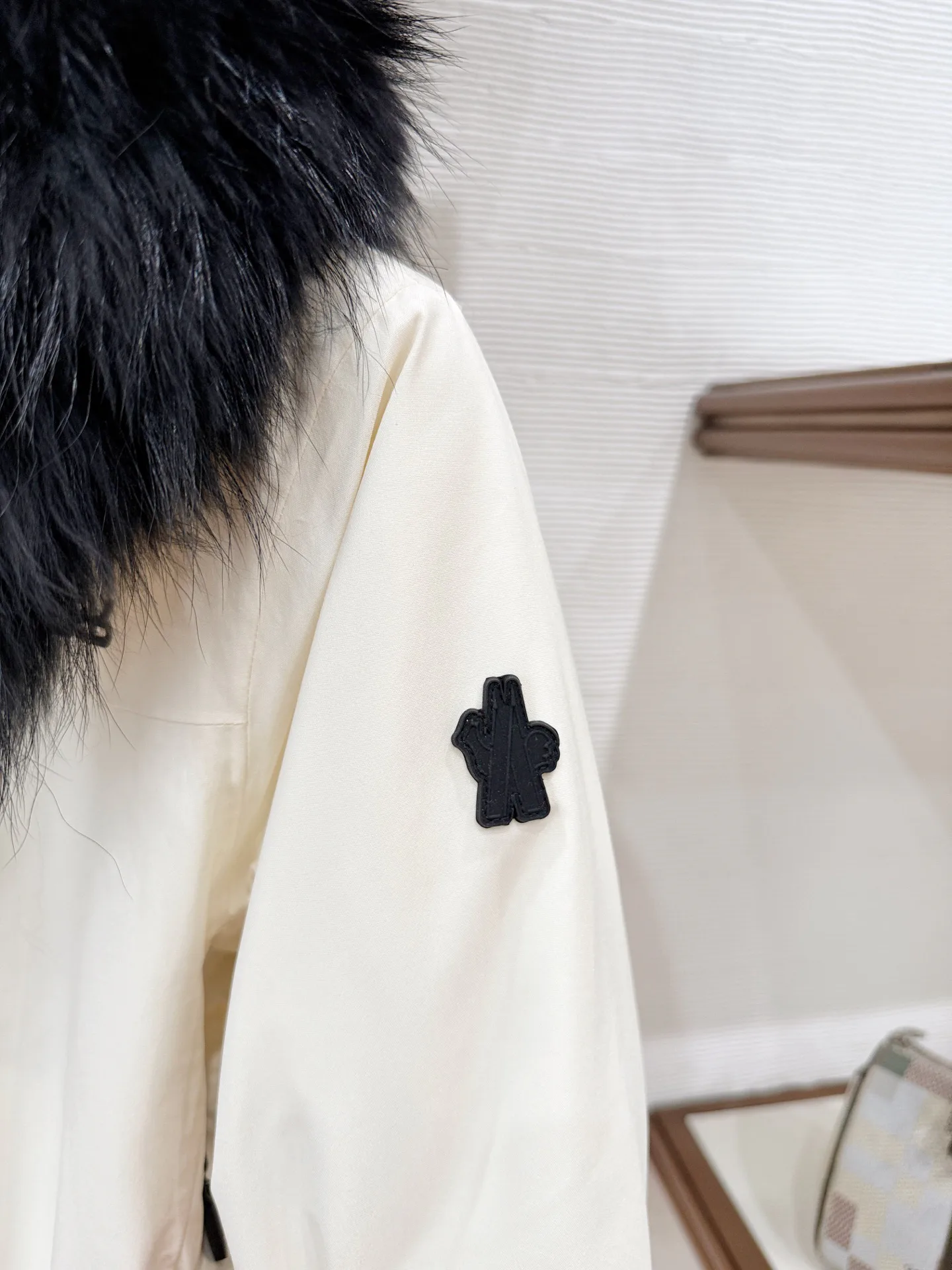 Women's Jackets And Down Jackets MONCLER 17717055