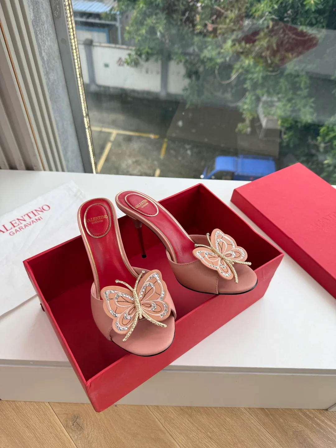 Women's Open-Toe Sandals VALENTINO 18142682