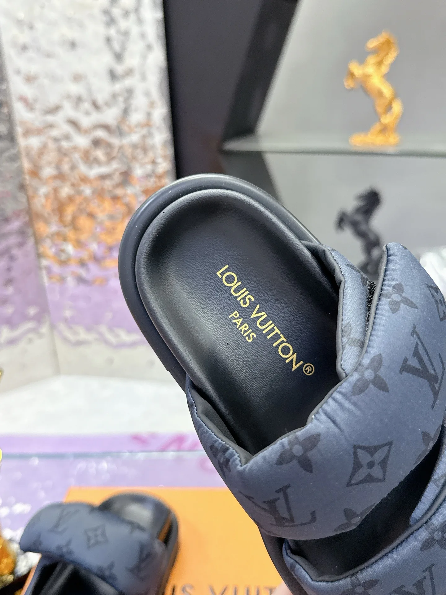 Women's Flip-Flops LOUIS VUITTON 17530458